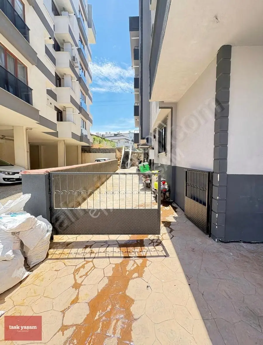 Köşklüçeşme Merkezi Konum 4+1 155m² Teraslı Ferah Satılık Daire - Görsel 3