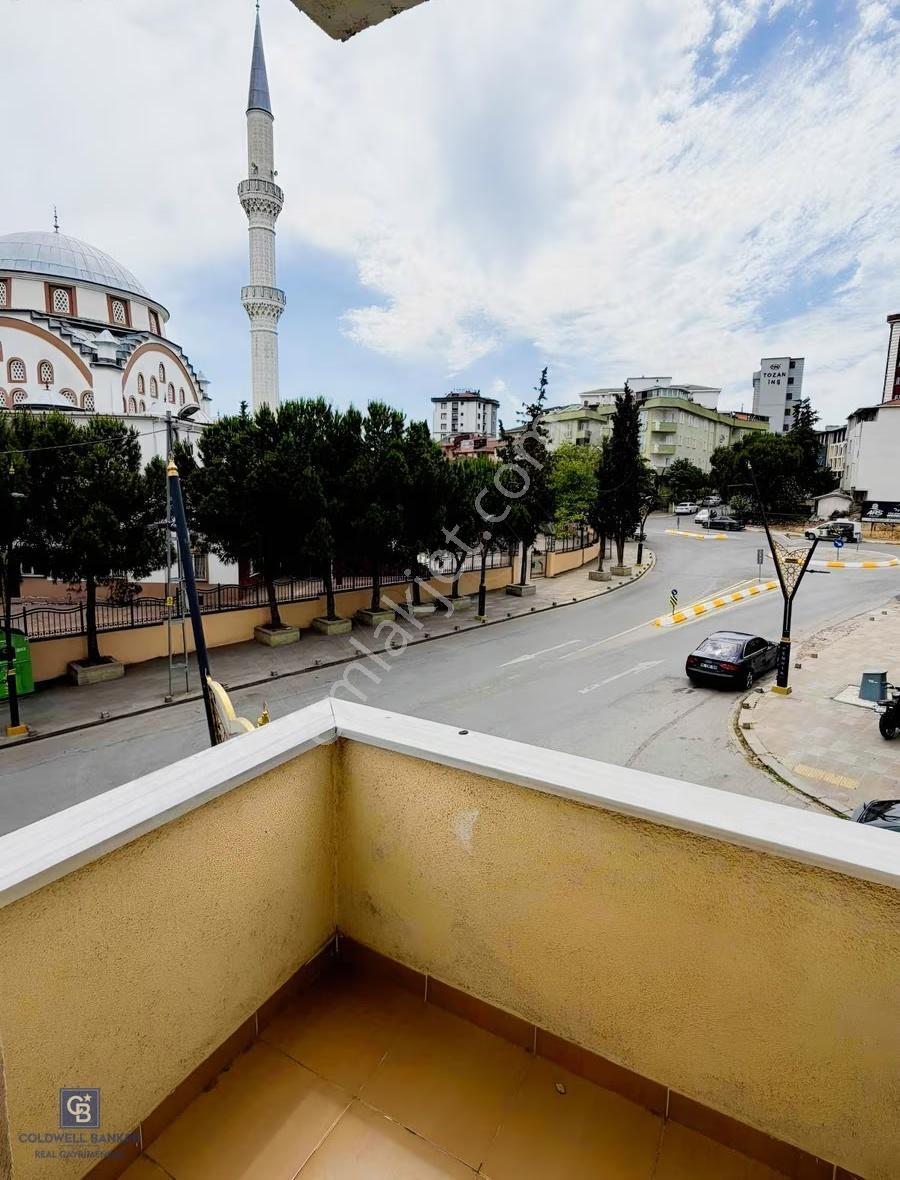 Pendik Esenler'de Satılık 2+1 Daire (1. Kat, 55m² Net)