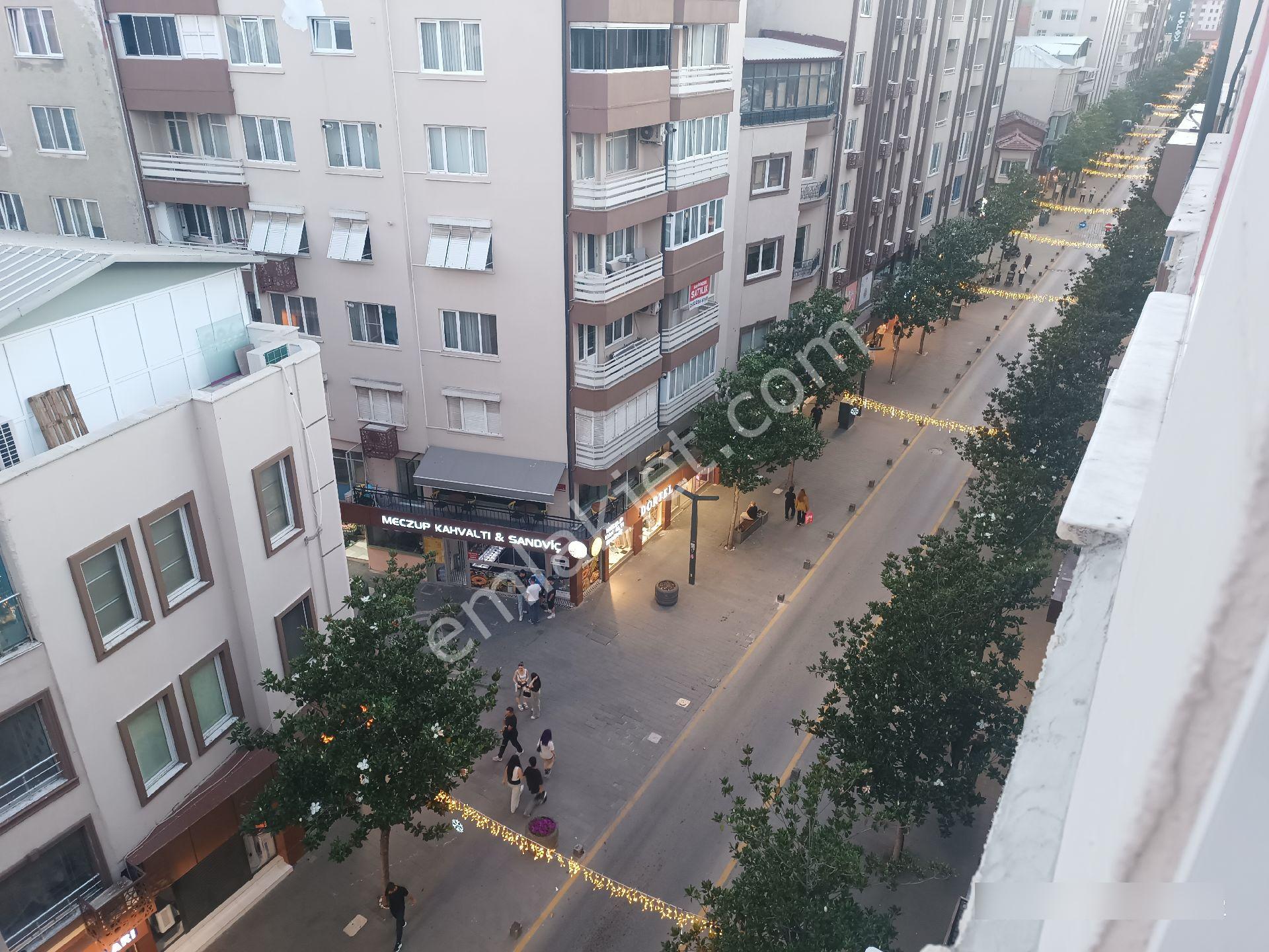Balıkesir Milli Kuvvetler Caddesi Satılık 2+1 Daire İster İşyeri İster Daire Olarak Kullan - Görsel 3