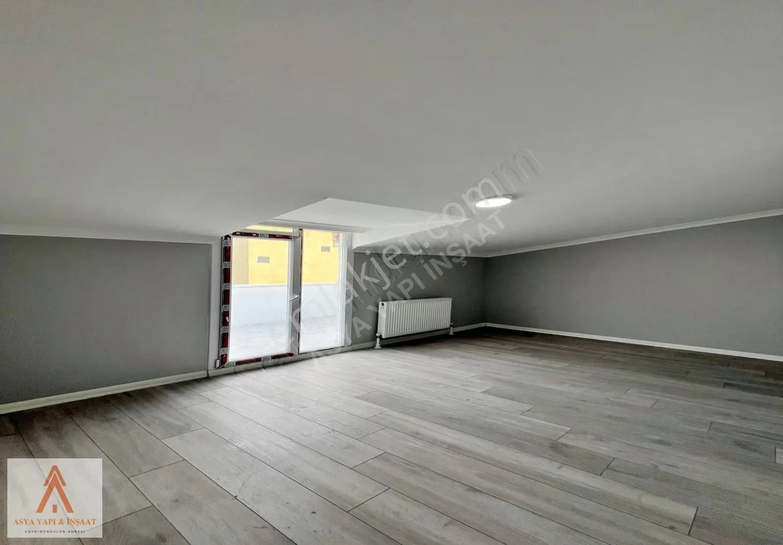 Metrobüse 8dk Mesafe 220m2 Sıfır 4+2 Acil Satılık Dubleks Daire - Görsel 2