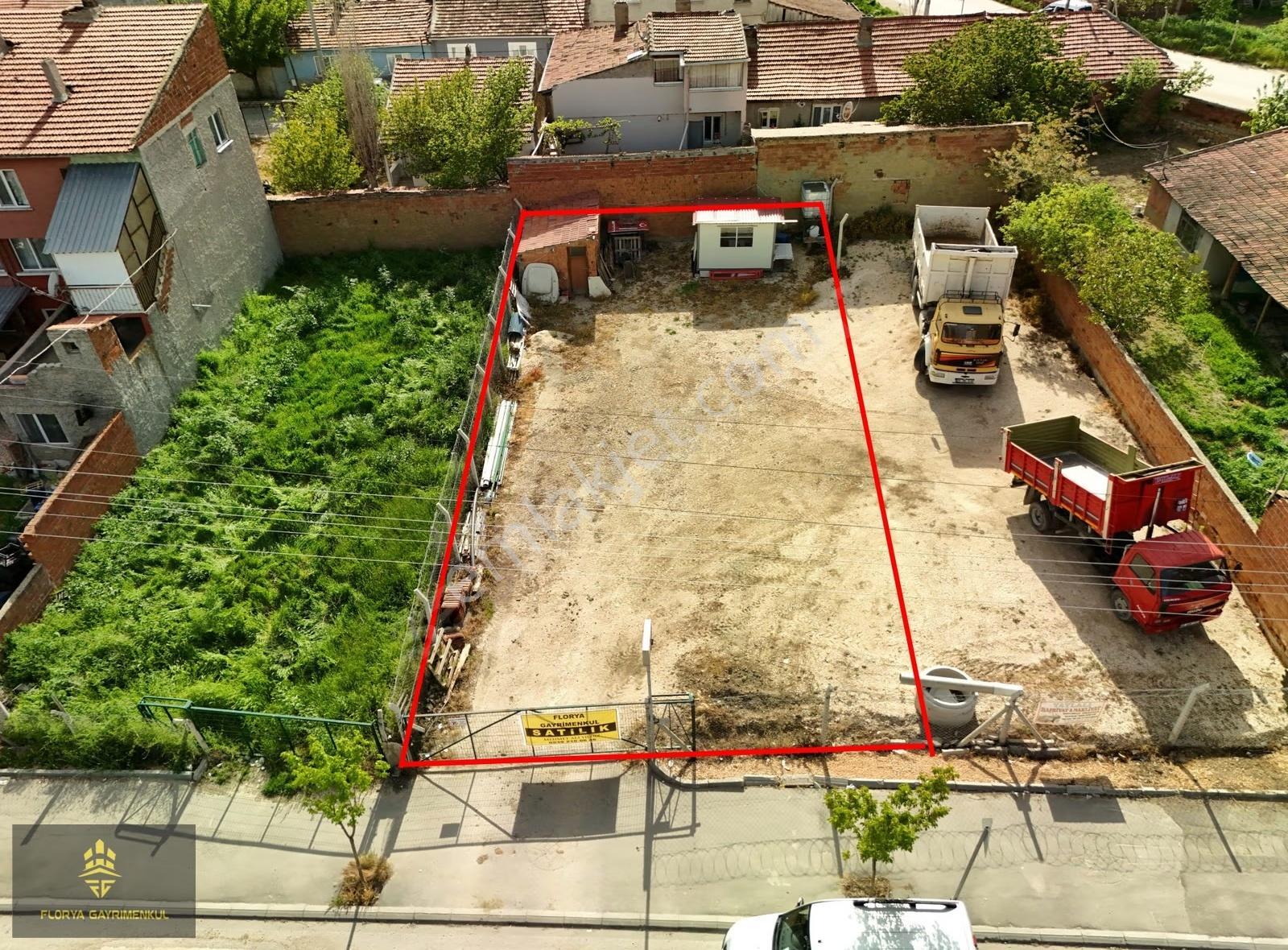 Ali Rıza Efendi Cad Üzerinde Dükkan+3 Kata İmarlı Satılık Arsa