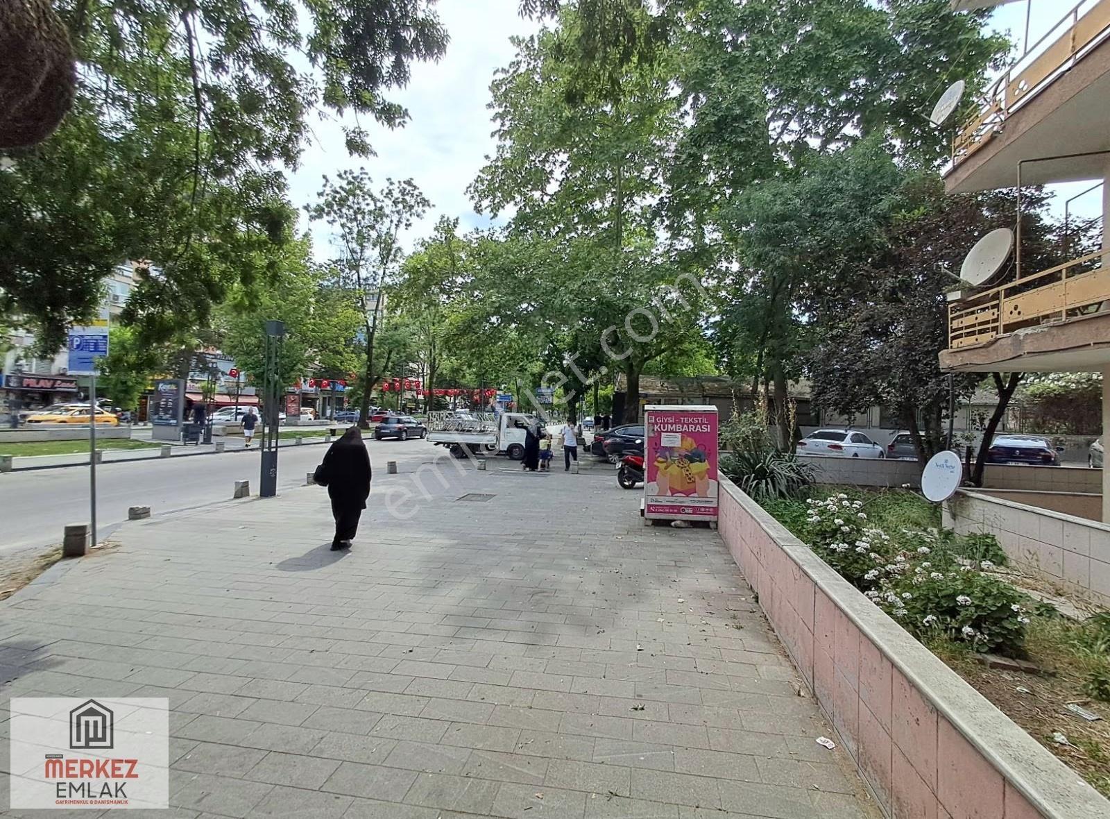 İzmit Merkez Yürüyüş Yoluna Cepheli2,5+1 Kiralık Mobilyalı Ofis - Görsel 19