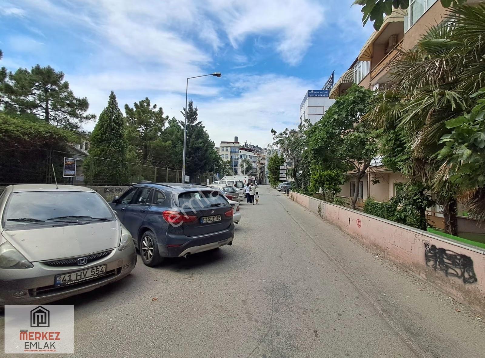 İzmit Merkez Yürüyüş Yoluna Cepheli2,5+1 Kiralık Mobilyalı Ofis - Görsel 7