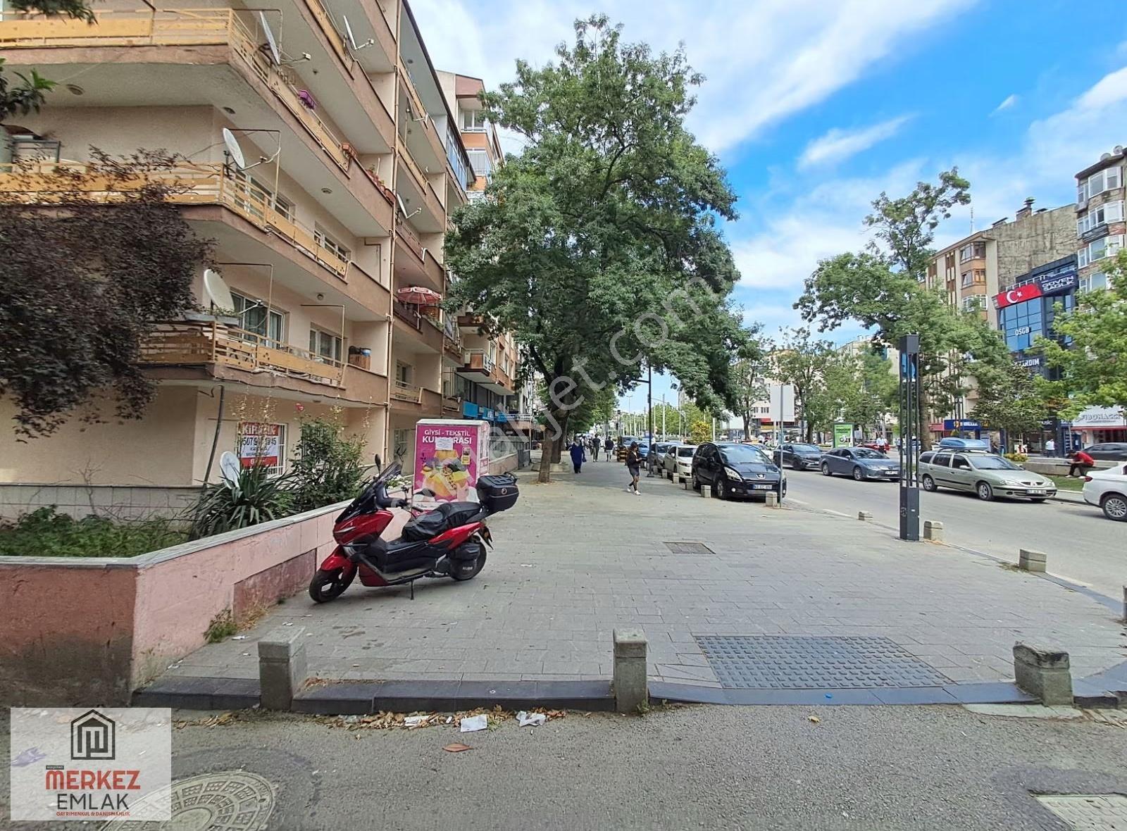 İzmit Merkez Yürüyüş Yoluna Cepheli2,5+1 Kiralık Mobilyalı Ofis - Görsel 9