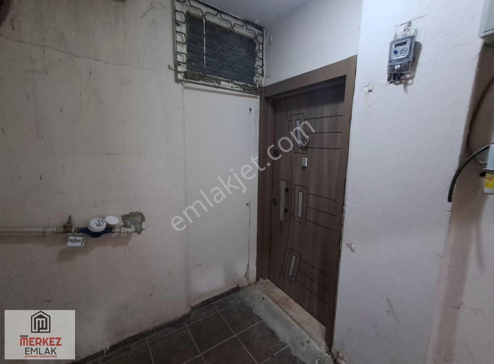 İzmit Merkez Yürüyüş Yoluna Cepheli2,5+1 Kiralık Mobilyalı Ofis - Görsel 3