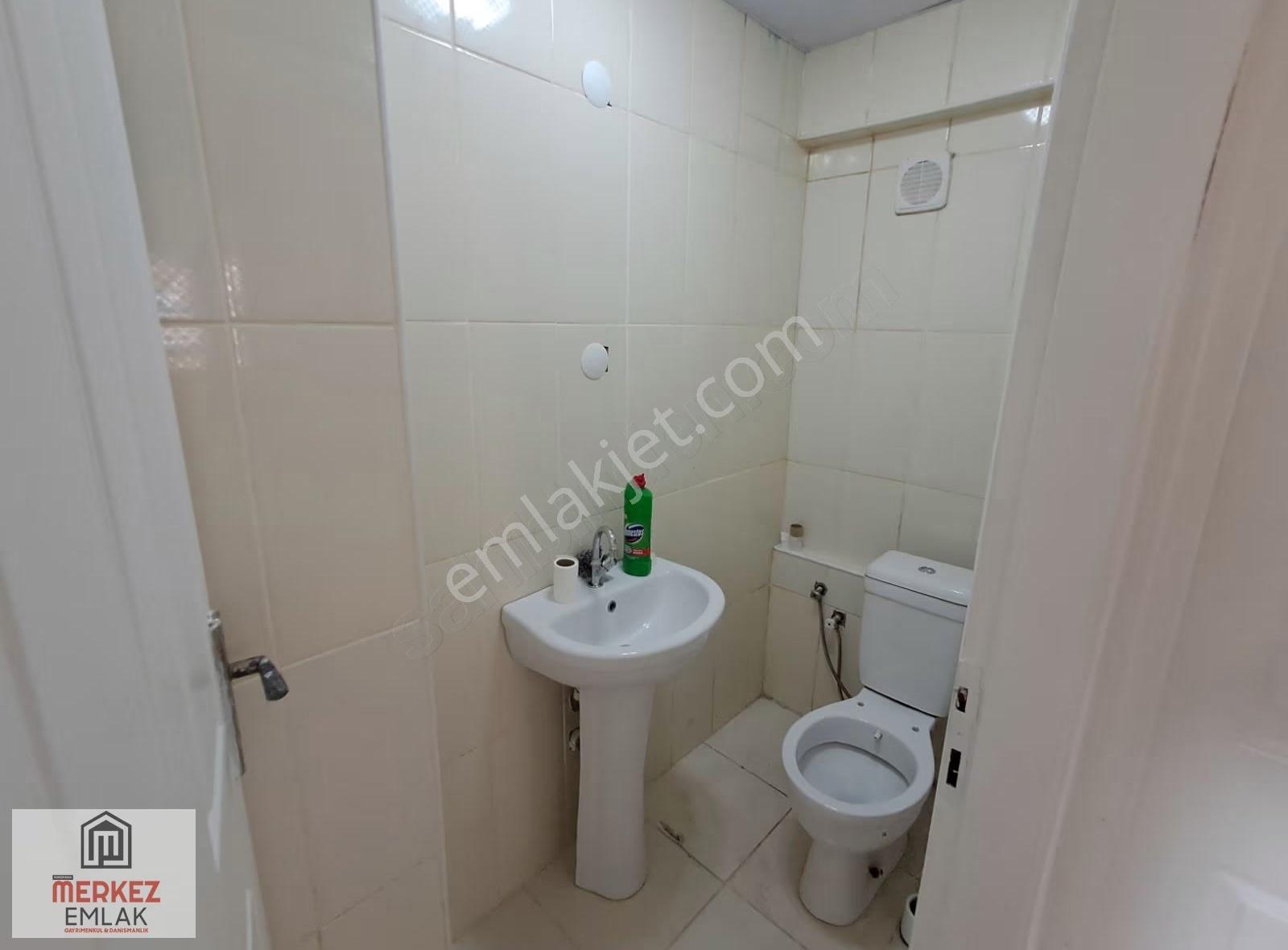 İzmit Merkez Yürüyüş Yoluna Cepheli2,5+1 Kiralık Mobilyalı Ofis - Görsel 10
