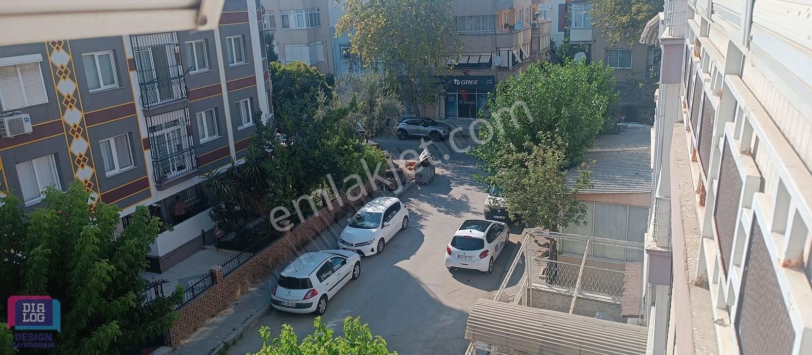 Bayraklı Mansuroğlu'nda Bölge Metro Yakını 3+1 Daire