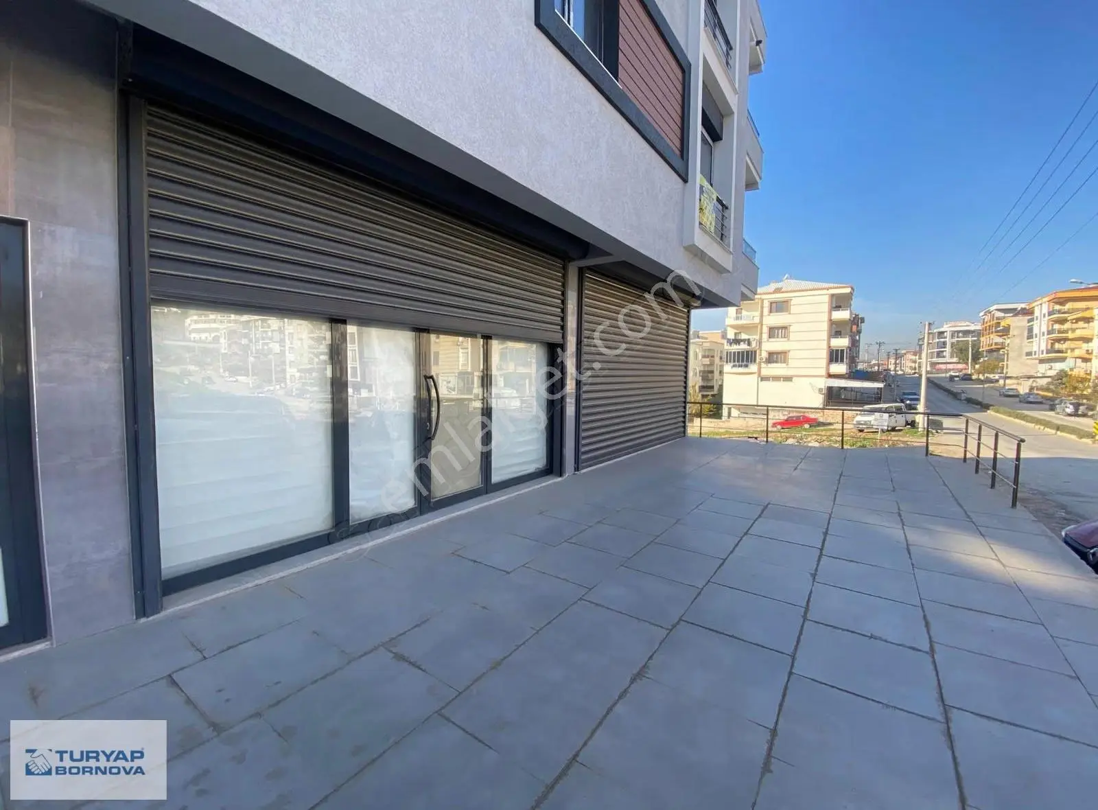 Ulucak İstiklal'de Cadde Üstü Satılık Boş Bacalı Geniş İşyeri