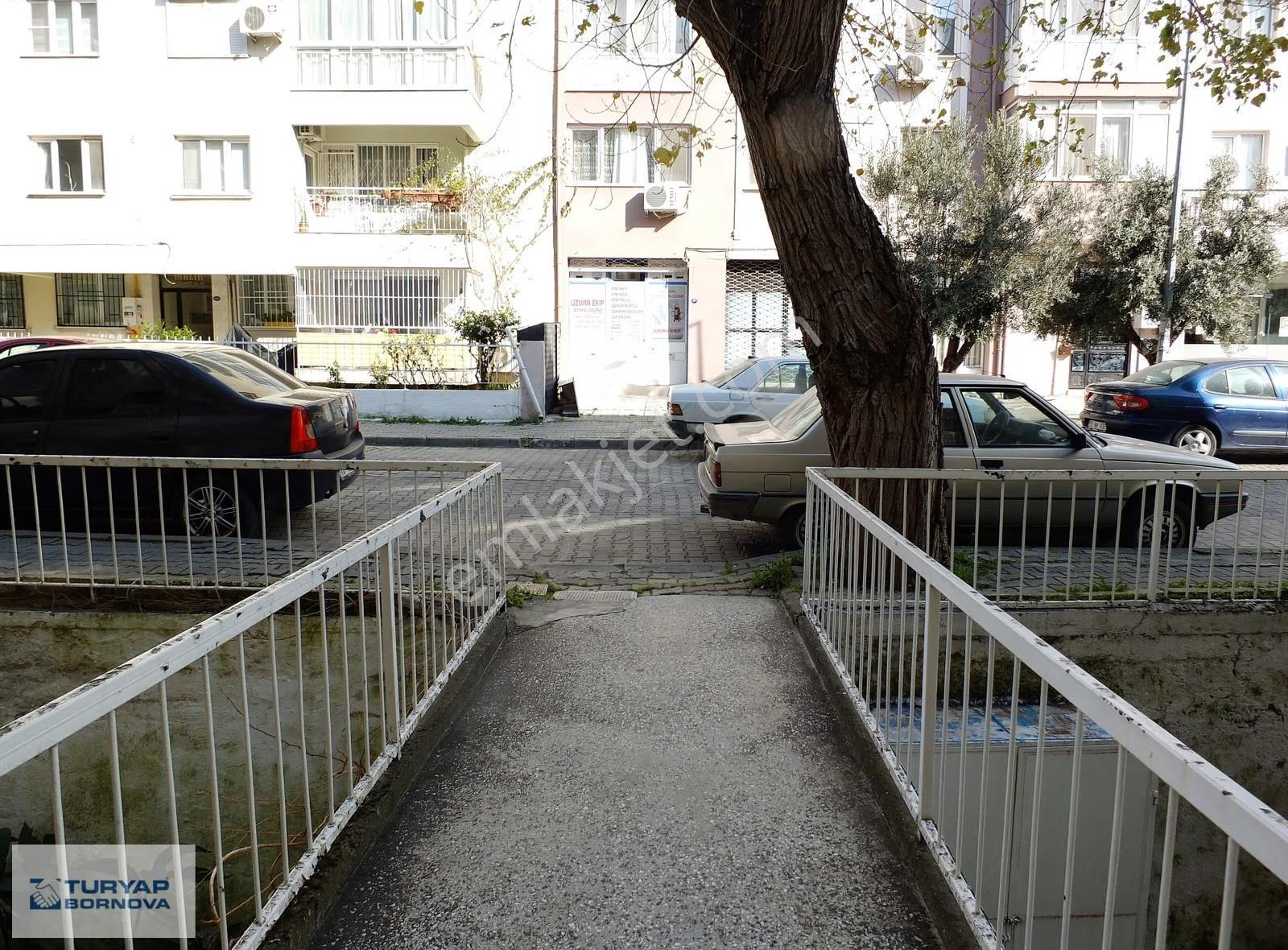 Bornova Evka3 Metro Karşısı Eşyalı Doğalgazlı 3+1 Kiralık Daire