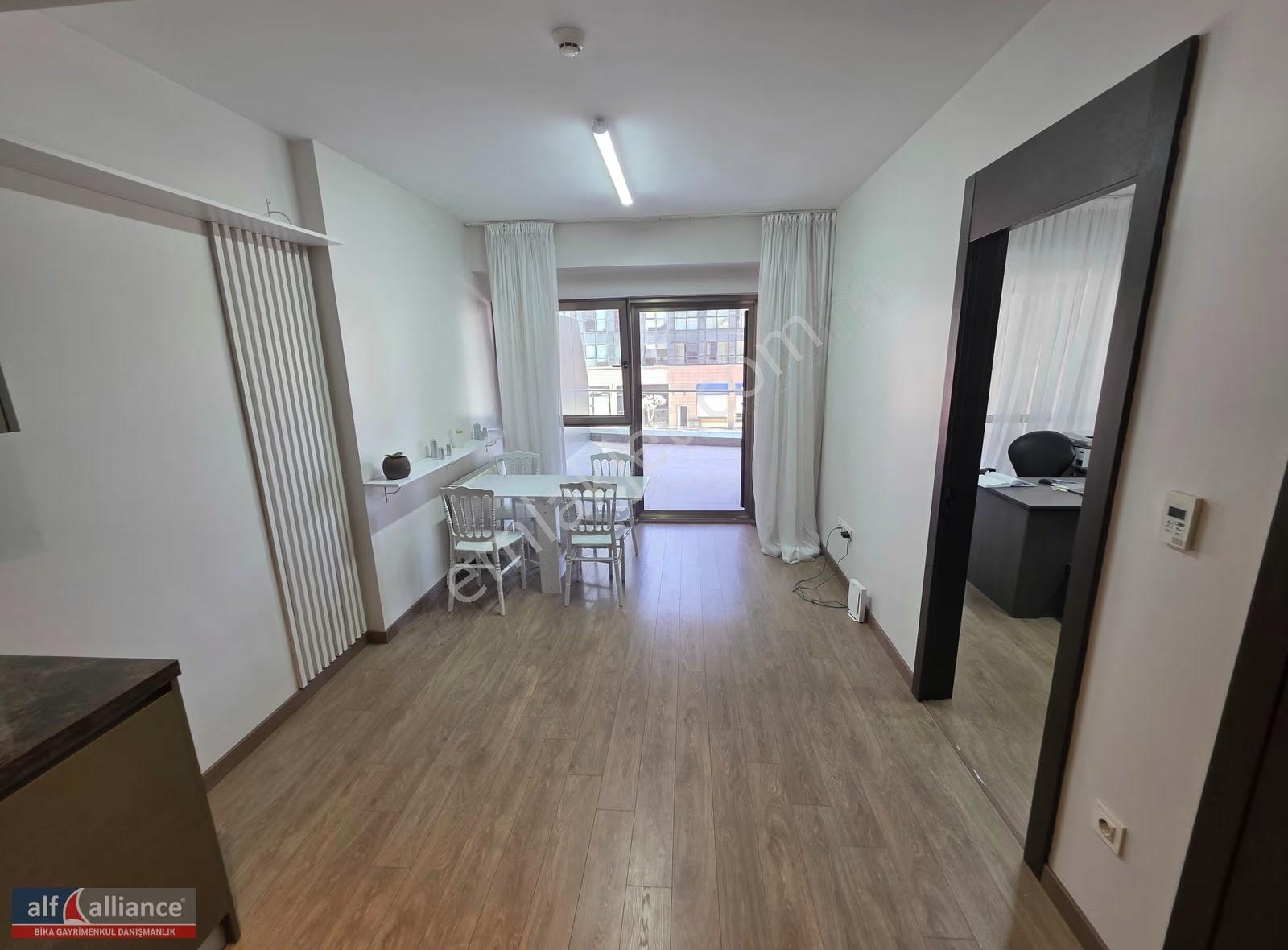 Ataköy Nef 22'de 1+1 Büyük Balkonlu Kiralık Ofis-homeofis Nef22