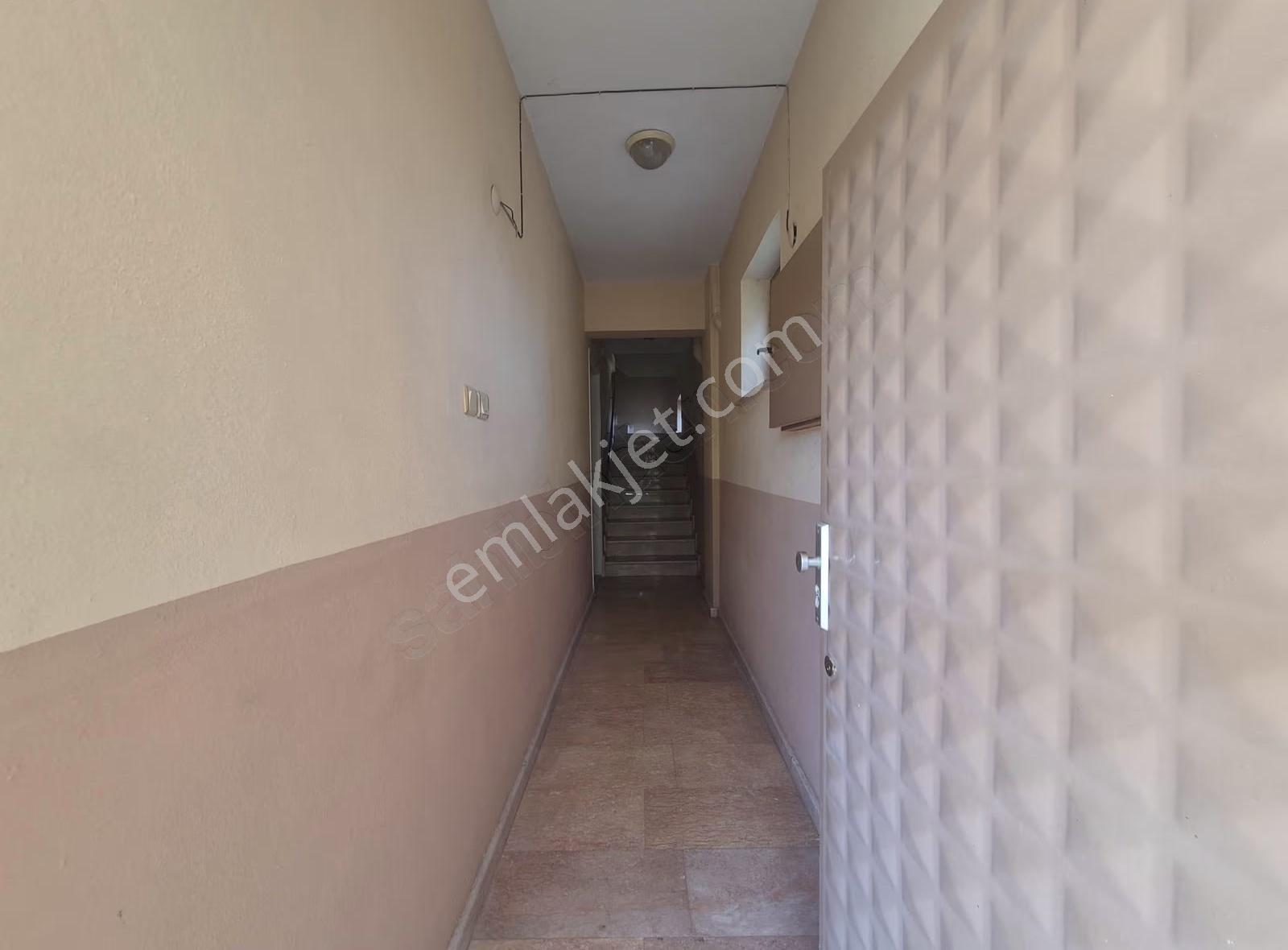 Dombaylı 692 M2 Bahçe İçinde 2 Katlı Ev - Görsel 18
