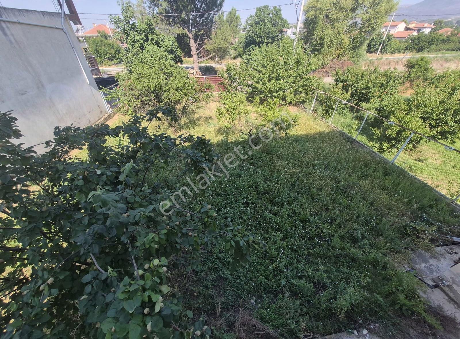 Dombaylı 692 M2 Bahçe İçinde 2 Katlı Ev - Görsel 15