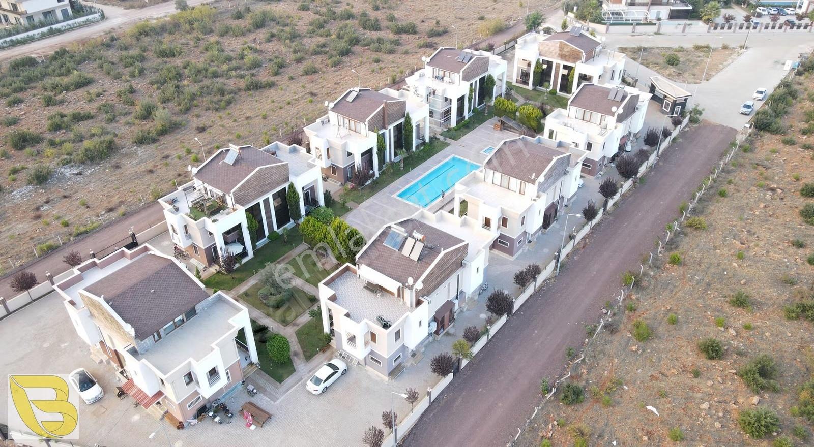 Ayt Park Villaları Site İçinde Müstalik Kiralık Eşyalı Villa