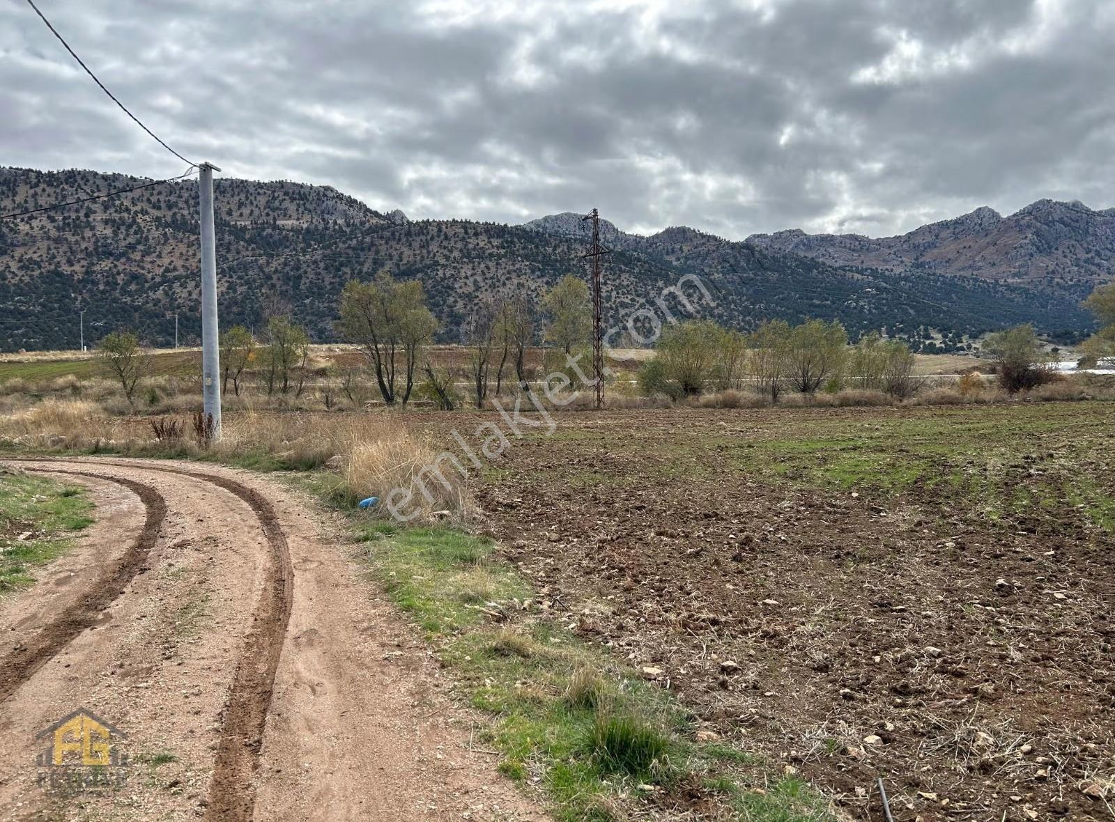 Seydikemer Kayabaşı'nda Tek Tapu 2.200m2 Fırsat Arazi