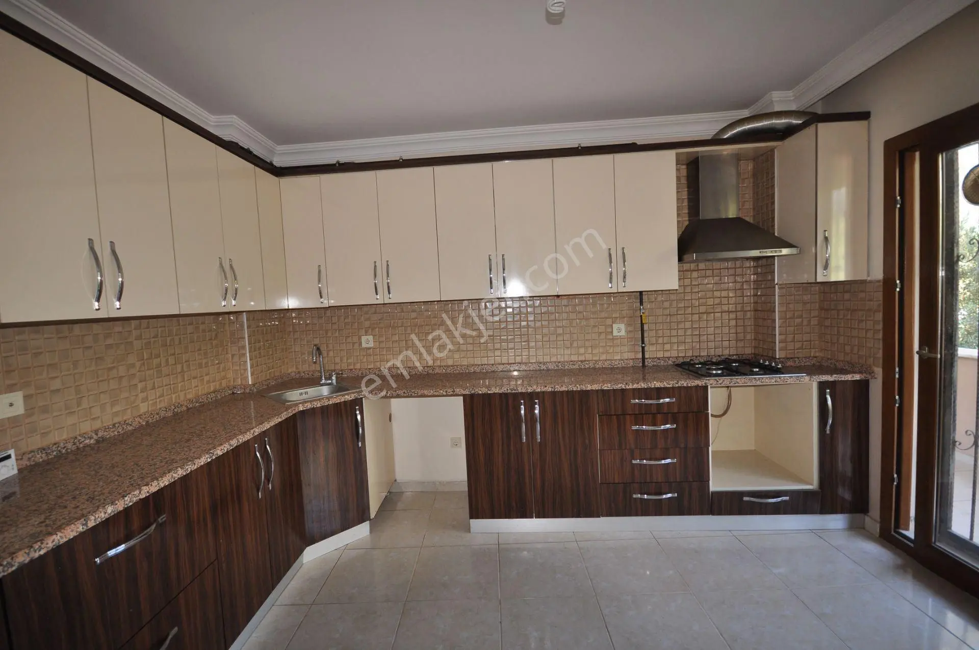 Söke Atatürk Mh. Kiralık 2+1 Daire
