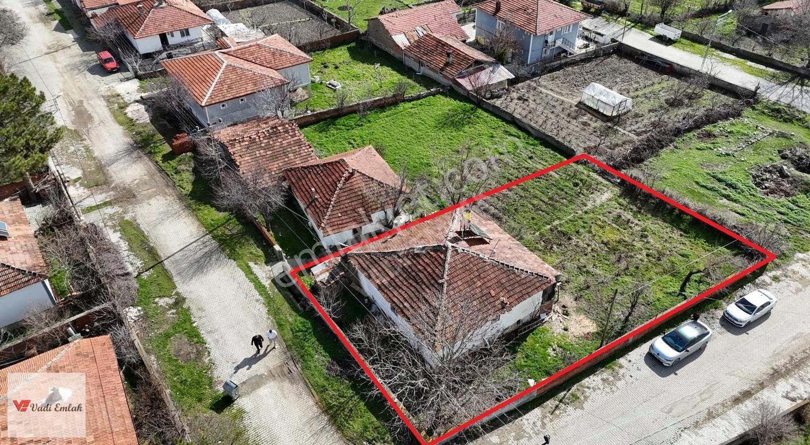 Şenyurt'ta 685 M2 Bahçe İçerisinde Satılık Ev | Vadi Emlak