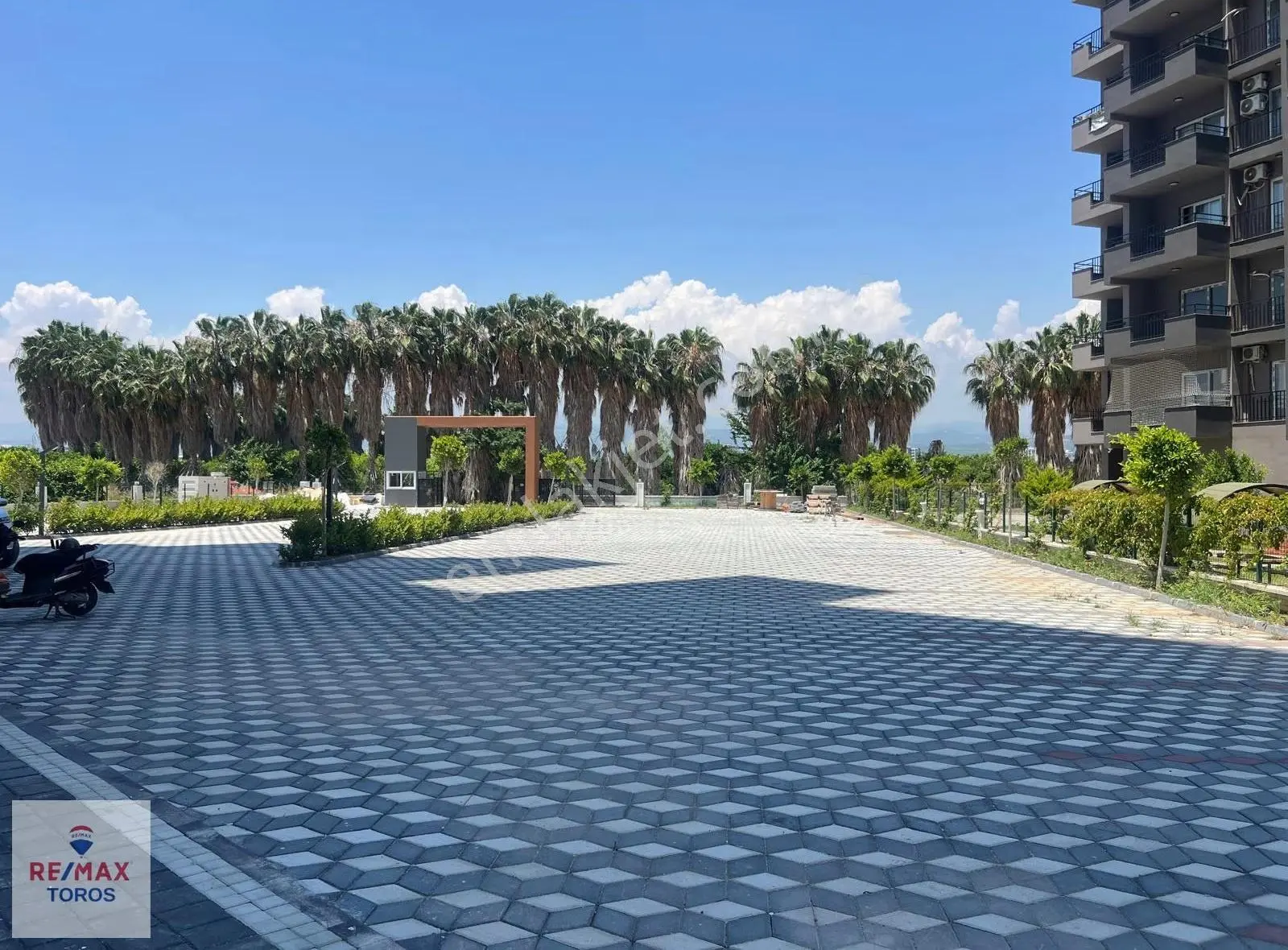 Remax Toros'tan Çeşmeli'de Denize Yakın Havuzlu 1+1 - Görsel 3