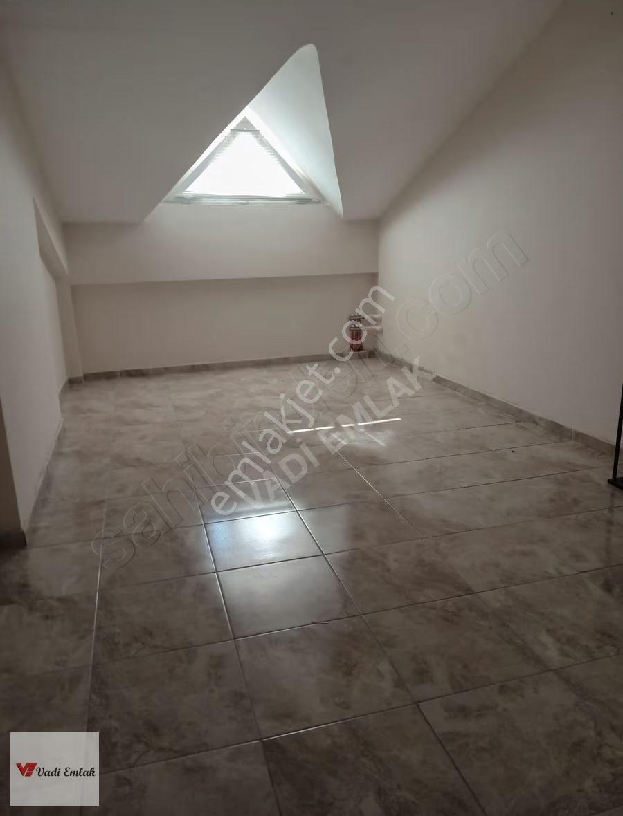 Meydan'da Kiralık 2+0 Dubleks Daire Büyük Kullanışlı - Görsel 11