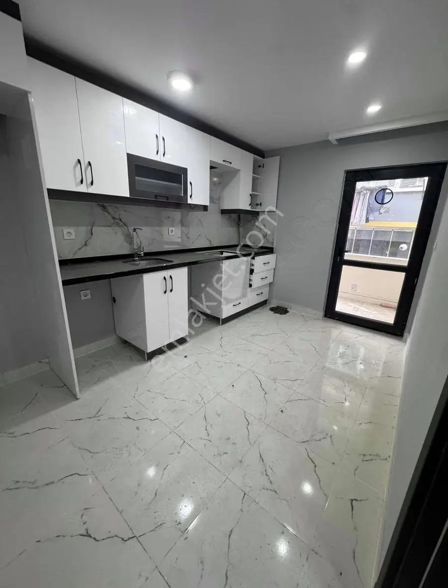 Devlet Hastanesi Bölgesinde Kiralık 2+1 Daire - Görsel 3