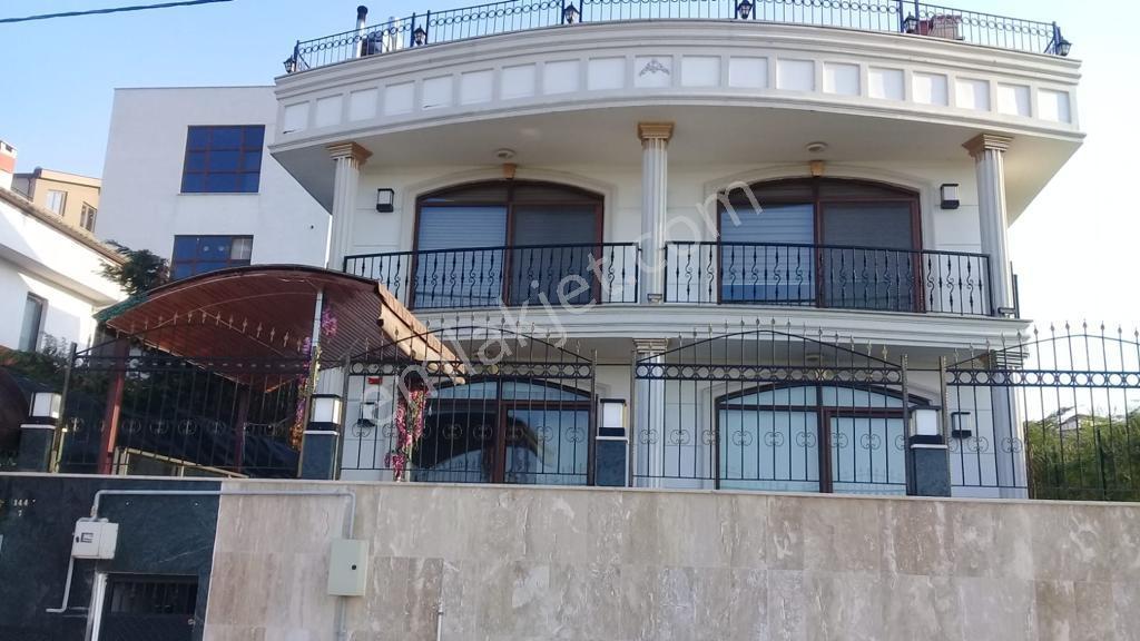Nilüfer Kayapa Manzaralı Müstakil Havuzlu 315 M2 Triplex Villa