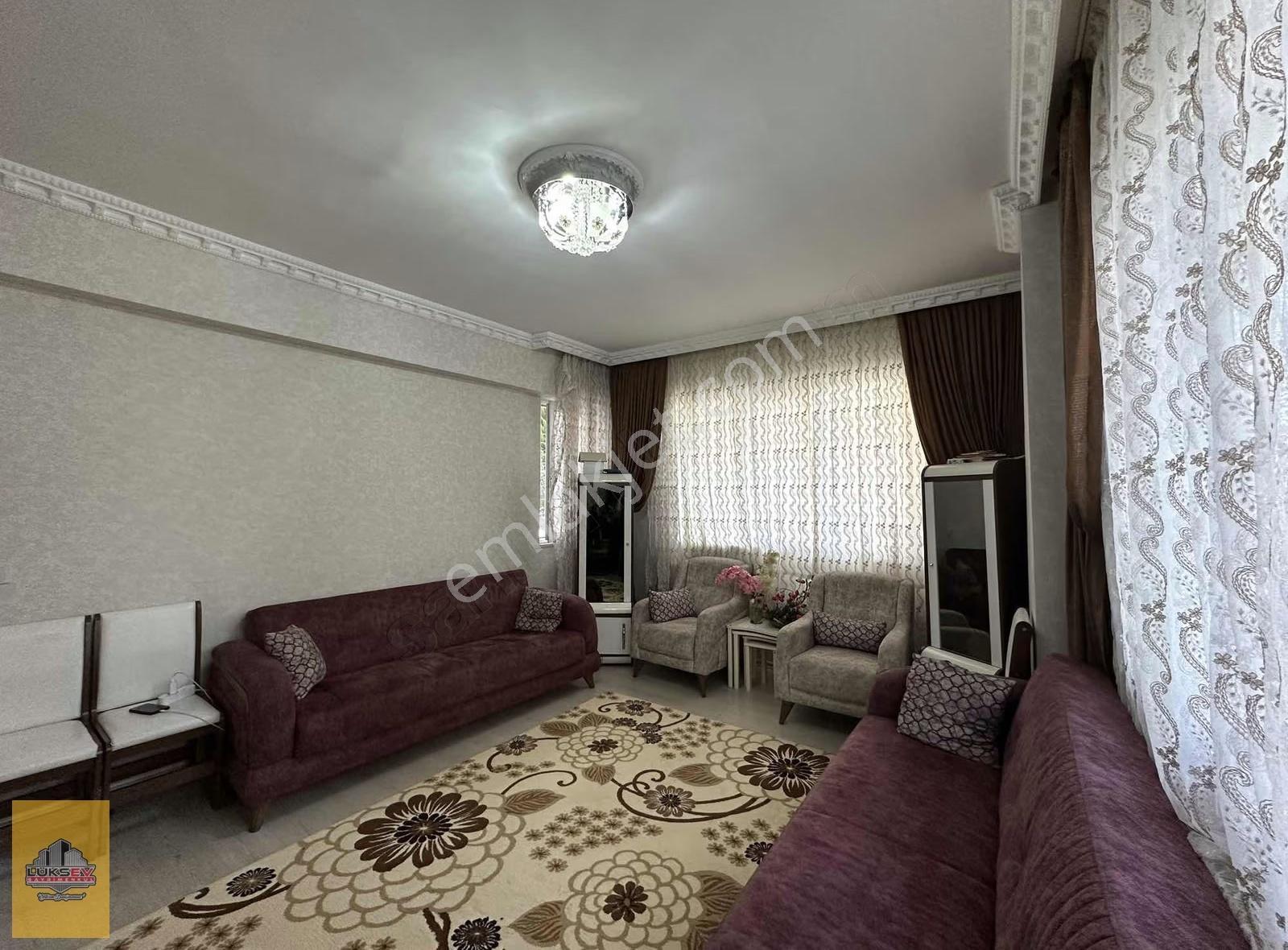 Beykent 1. Etapta Muhteşem Lokasyonda Giriş Kat 2+1 Daire