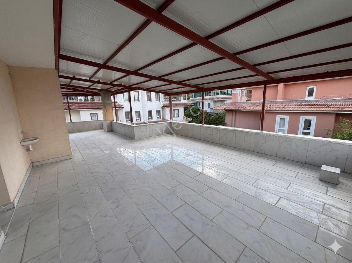 Güvenli Site İçerisinde Özel Bahçeli Prestijli 5+2 Kiralık Villa - Görsel 14