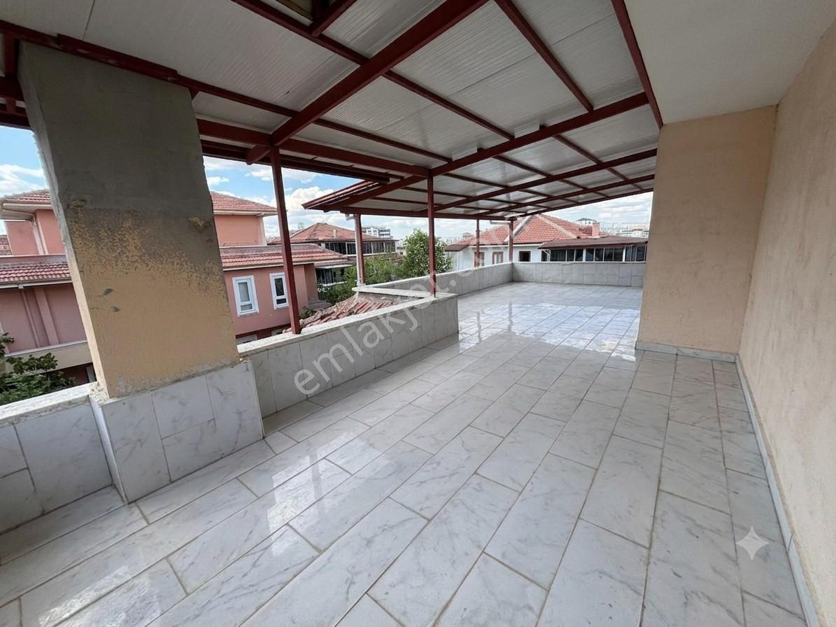 Güvenli Site İçerisinde Özel Bahçeli Prestijli 5+2 Kiralık Villa - Görsel 21