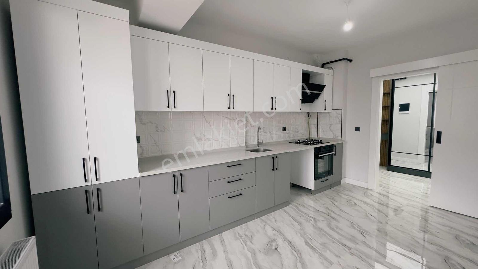 Emin Emlak Niğde Y.kayabaşı Mah 2+1 100m2 Sıfır Kiralık Daire