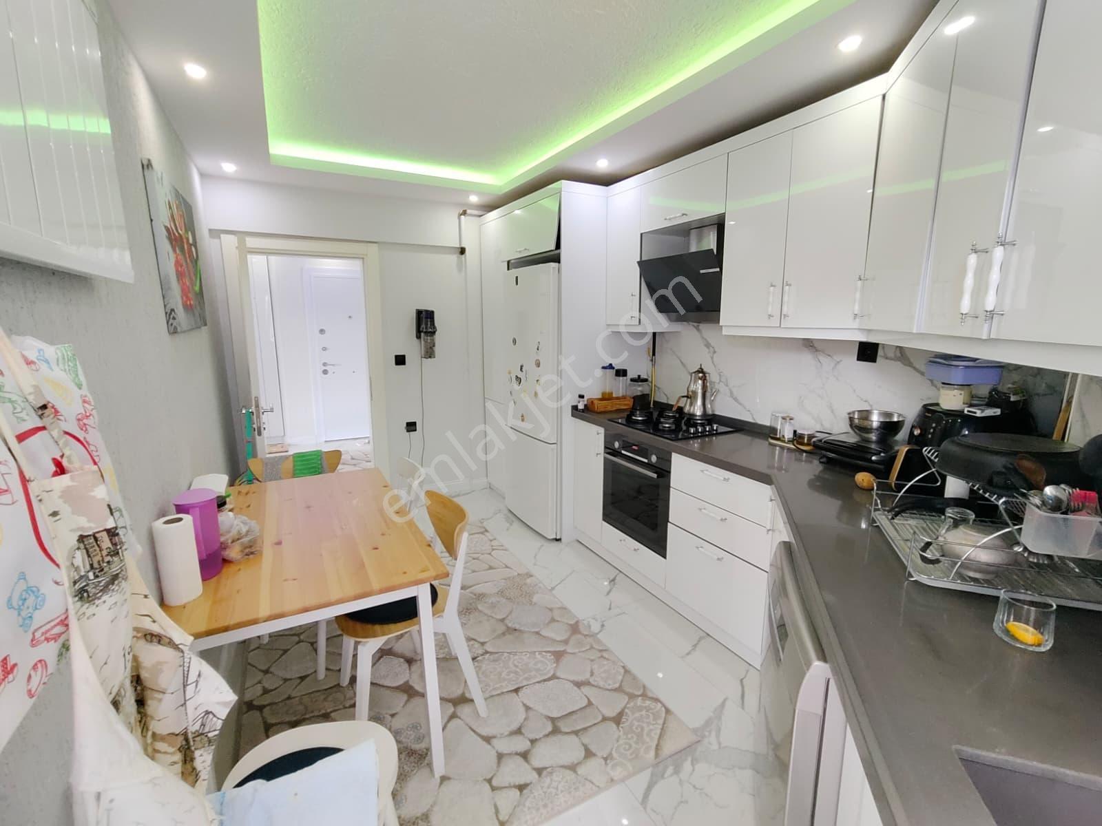 Güzelyalı Eğitim Mah Satılık 3+1 Deniz Manzaralı Arakat Daire - Görsel 9