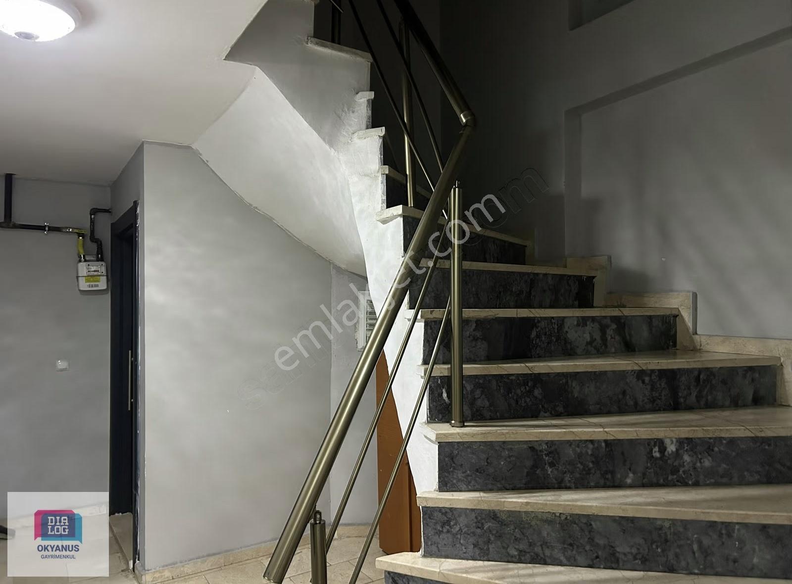 Çekmeköy Mehmet Akif Mahallesinde 1+1 Teraslı Kiralık Daire - Görsel 2