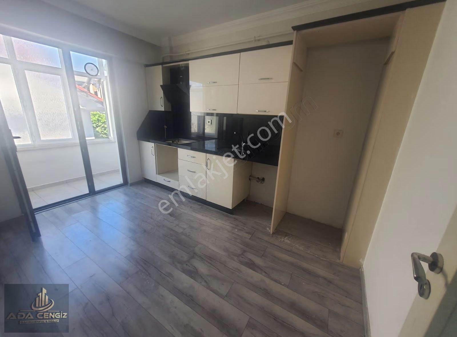 Serdivan Yazlık Ta Cok Merkezi Konumu Olan 2+1 Daire - Görsel 33