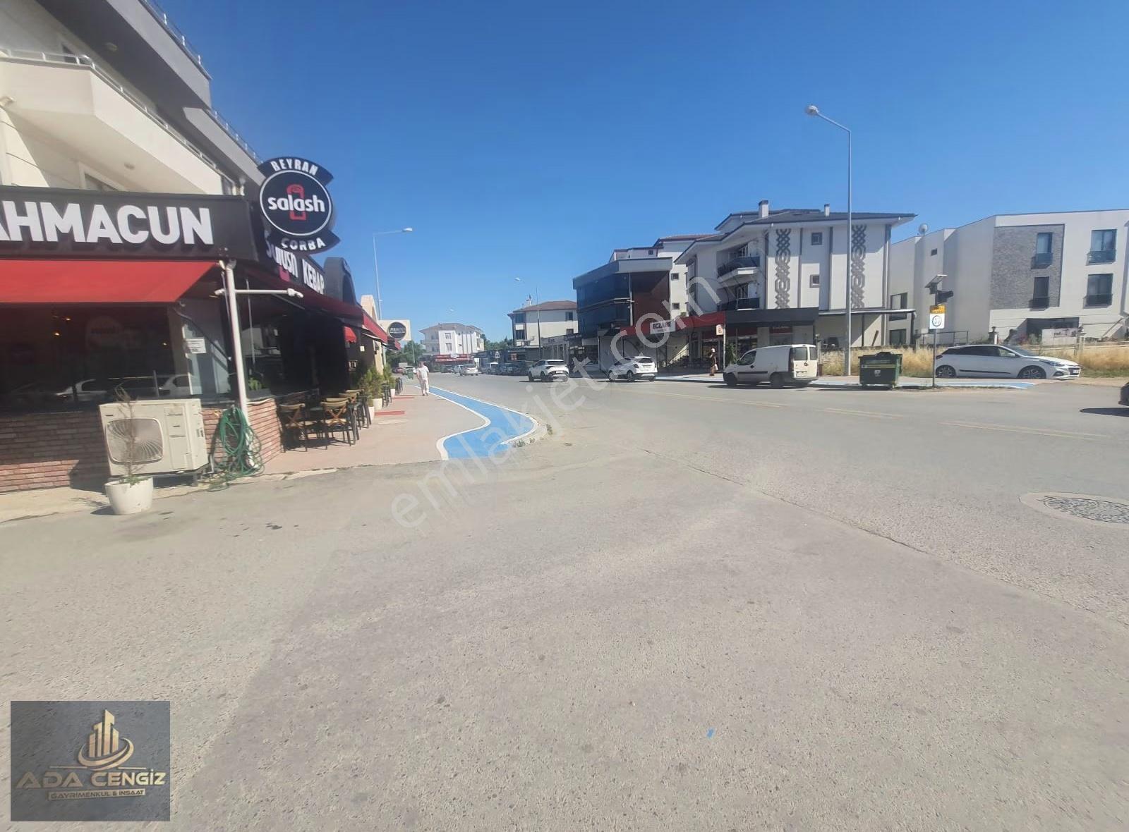 Serdivan Yazlık Ta Cok Merkezi Konumu Olan 2+1 Daire - Görsel 13