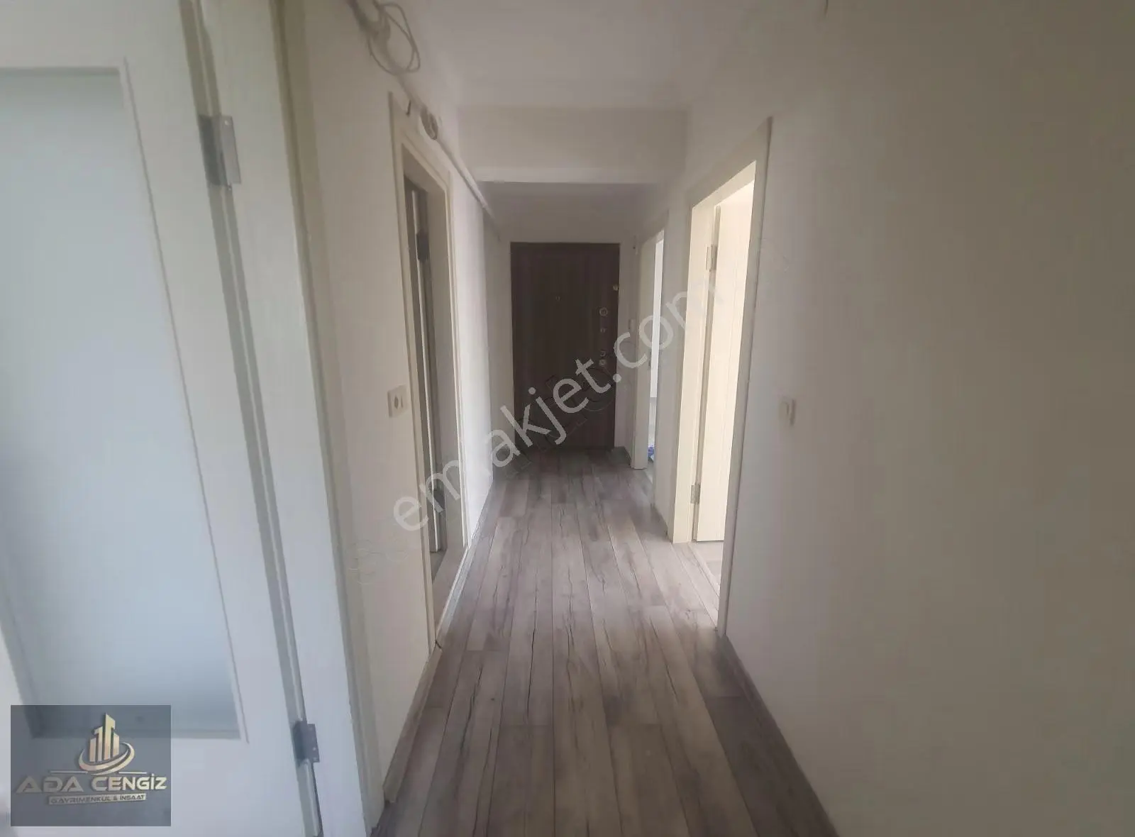 Serdivan Yazlık Ta Cok Merkezi Konumu Olan 2+1 Daire - Görsel 7