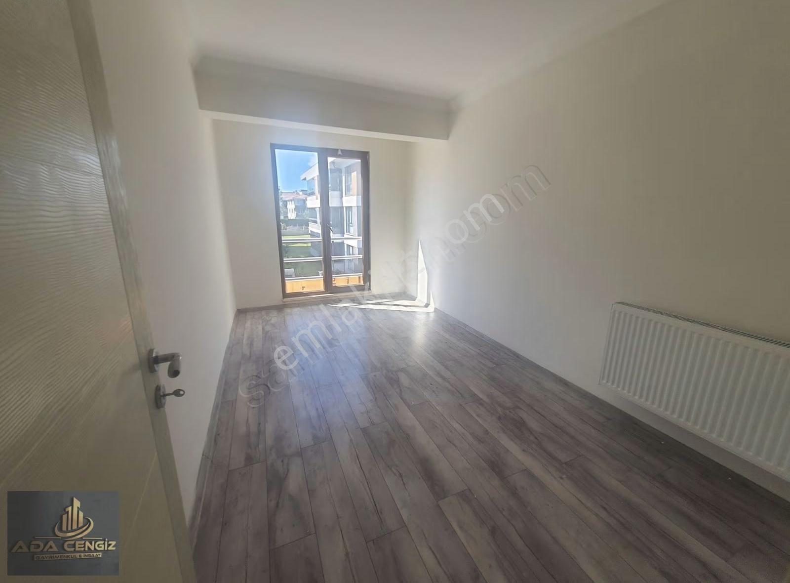 Serdivan Yazlık Ta Cok Merkezi Konumu Olan 2+1 Daire - Görsel 16