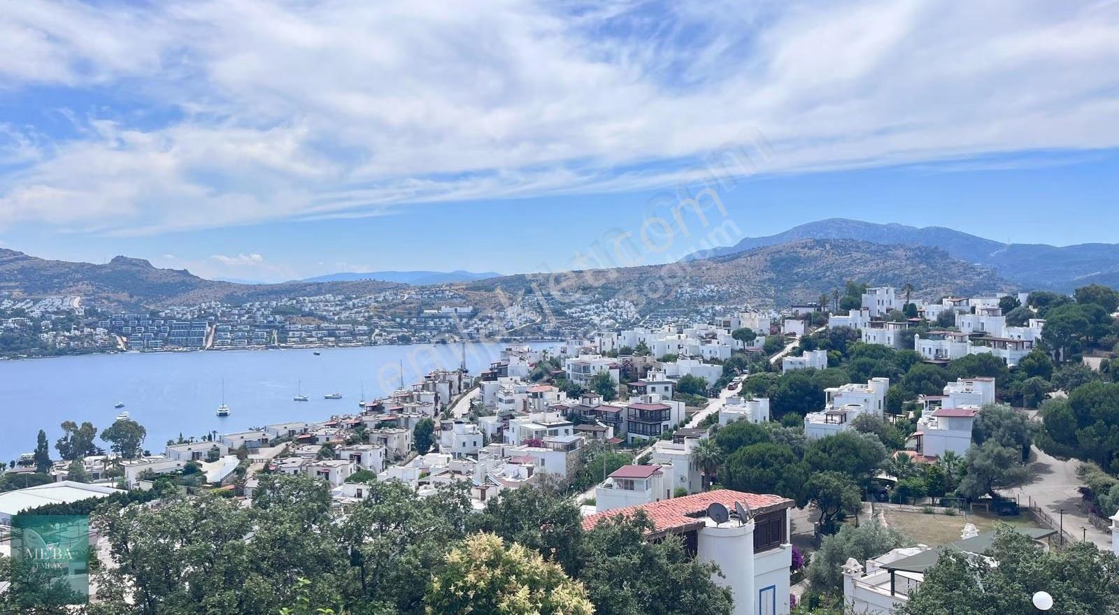 Gündoğanda Site İçerisinde Deniz Manzaralı 1+1 Bahçe Katı