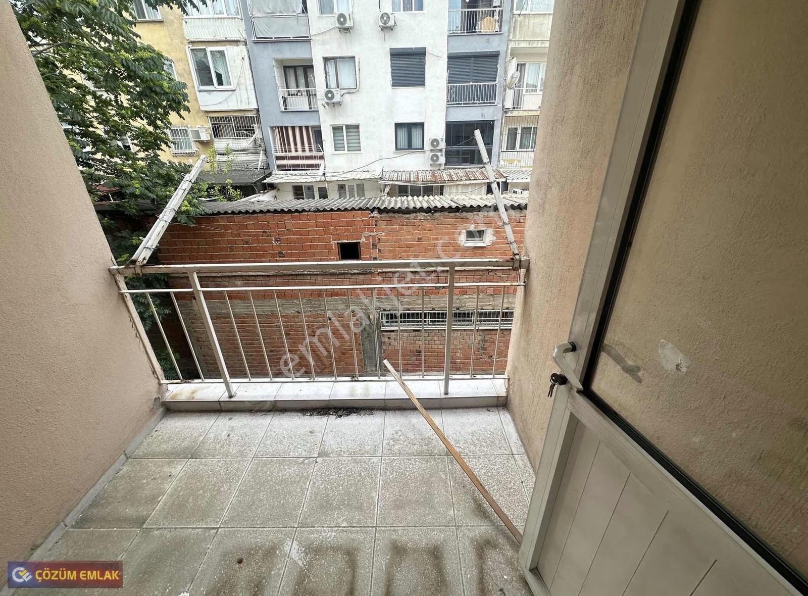 Çözüm Emlak'tan Peker Mahallesi'nde 3+1 Ara Kat Kiralık Daire - Görsel 14