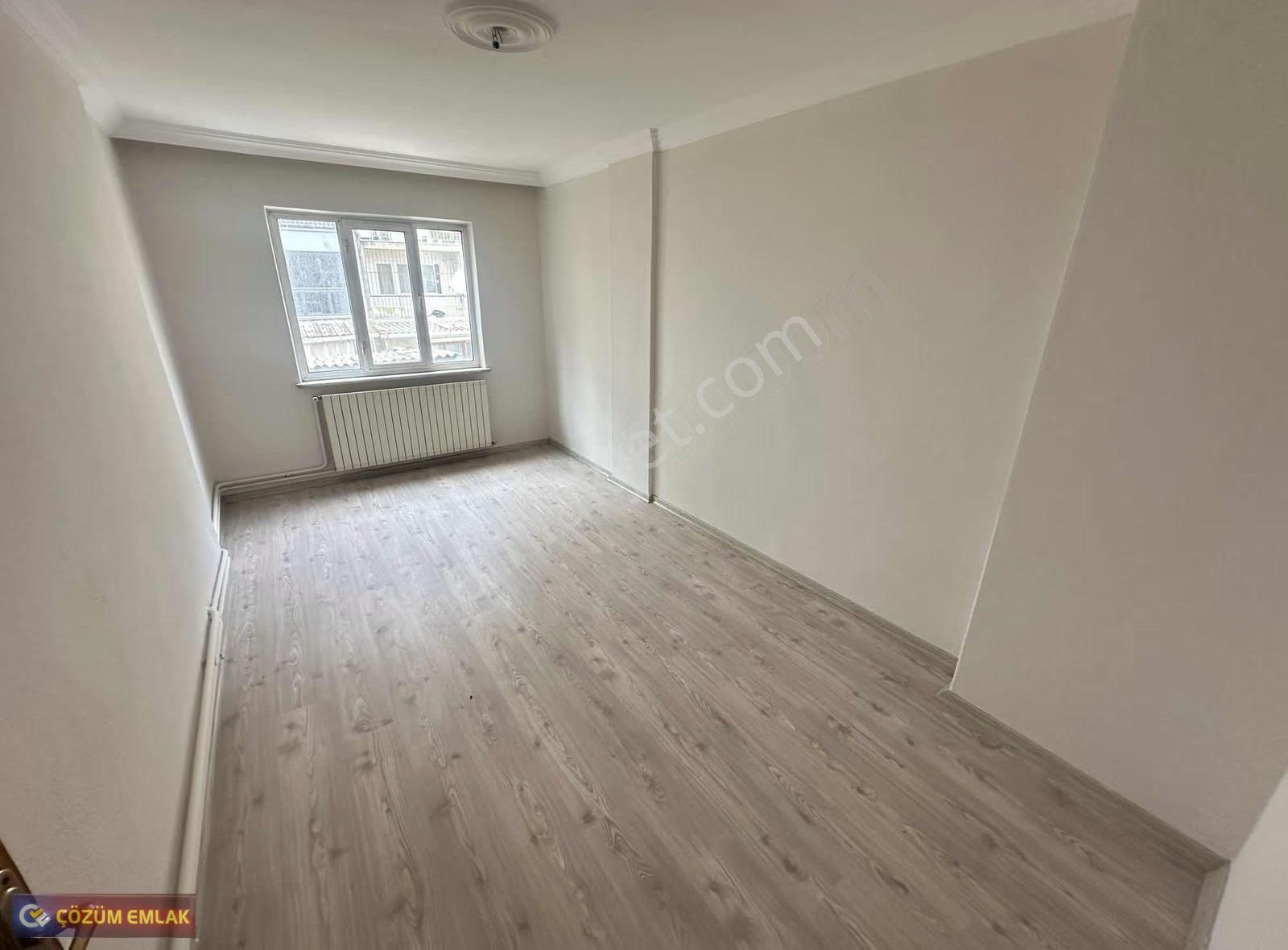 Çözüm Emlak'tan Peker Mahallesi'nde 3+1 Ara Kat Kiralık Daire - Görsel 12