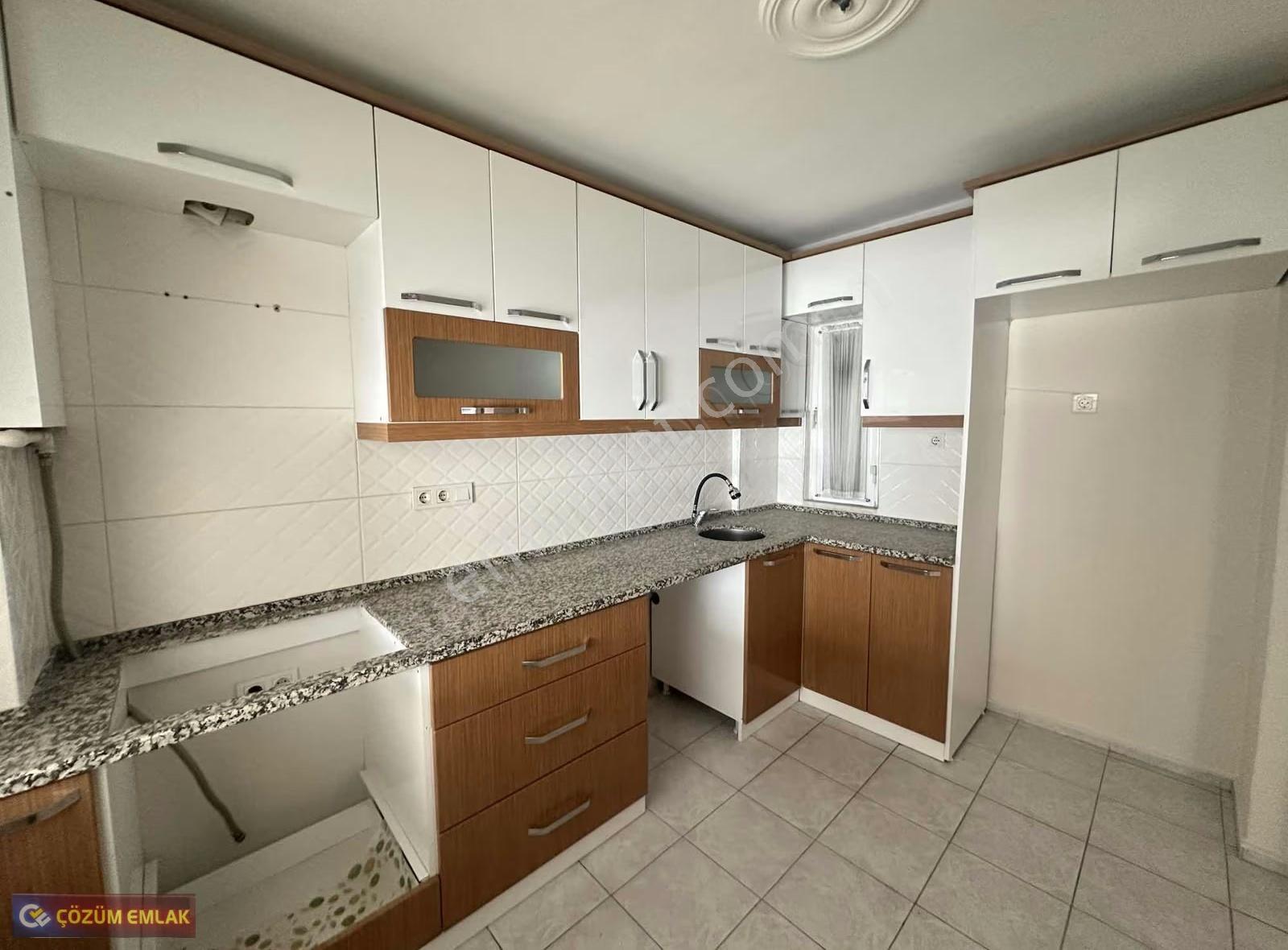 Çözüm Emlak'tan Peker Mahallesi'nde 3+1 Ara Kat Kiralık Daire - Görsel 13