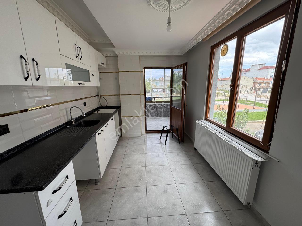 Bademlik Mahallesinde Kiralık 2+1 Eşyasız Park Cepheli Daire - Görsel 13