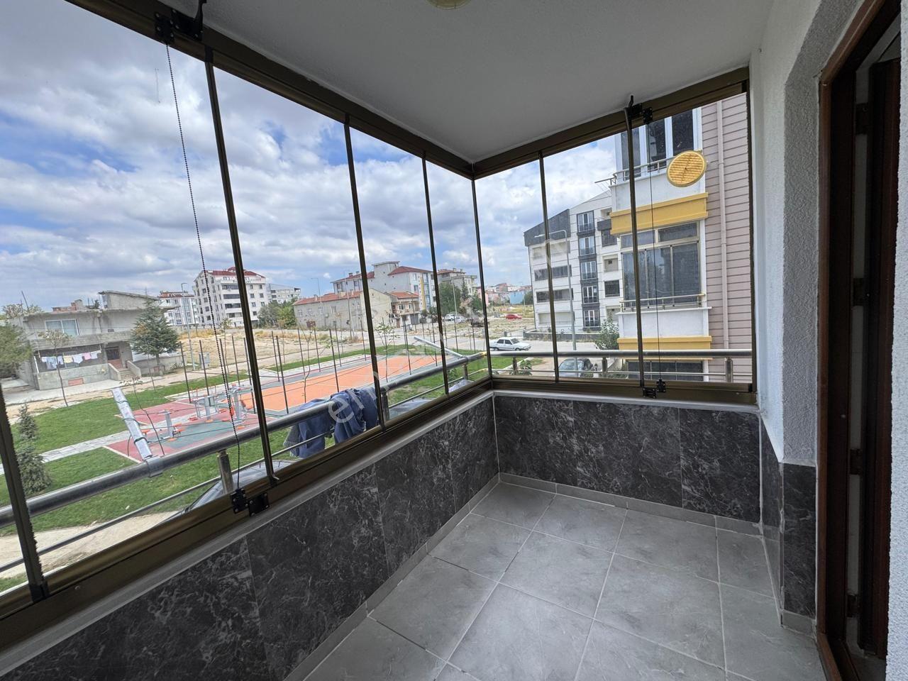 Bademlik Mahallesinde Kiralık 2+1 Eşyasız Park Cepheli Daire - Görsel 17