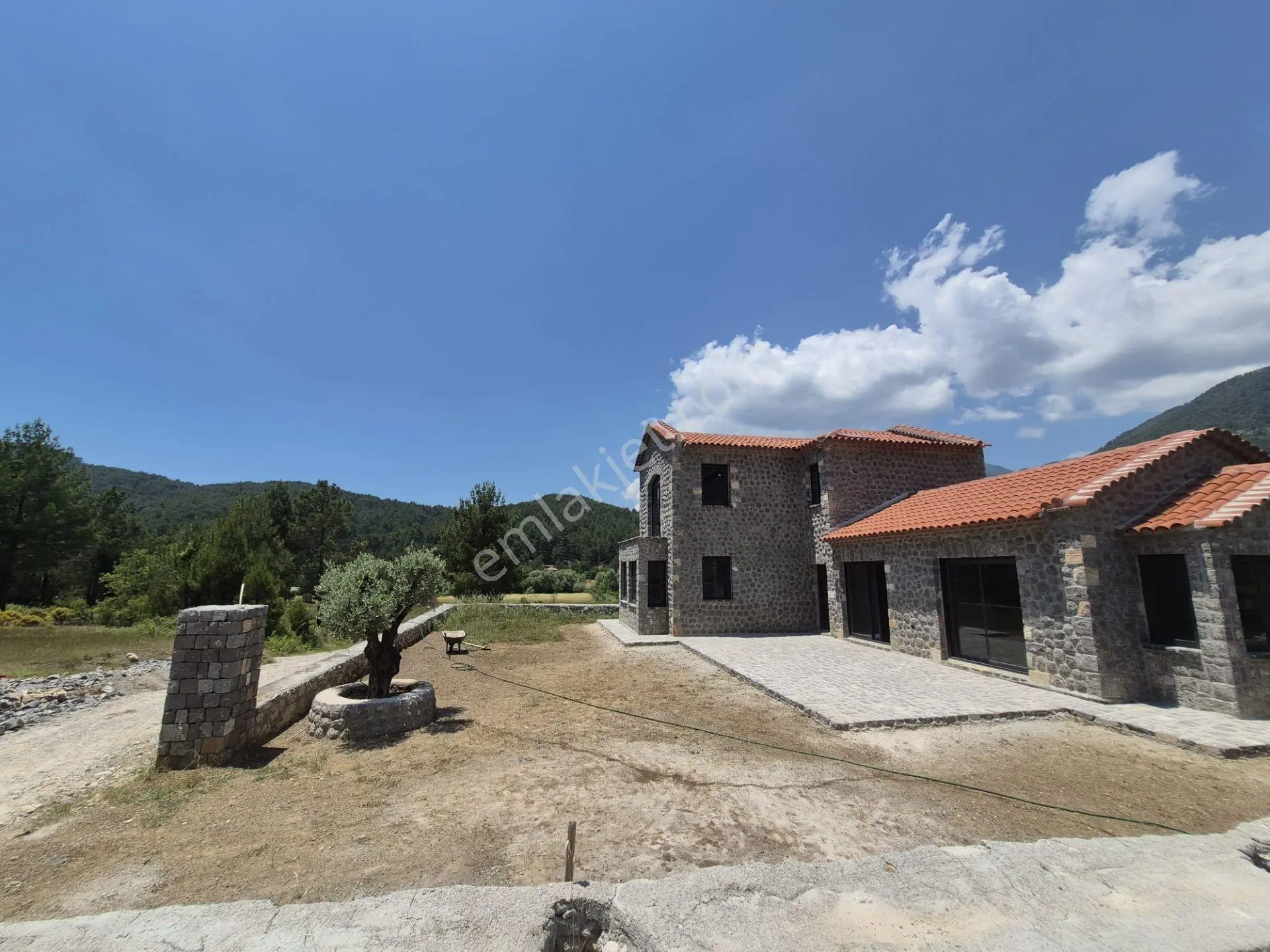 Goldhouse Gayrimenkul Den Satılık Nif Te Özel Tasarım Taş Villa - Görsel 5