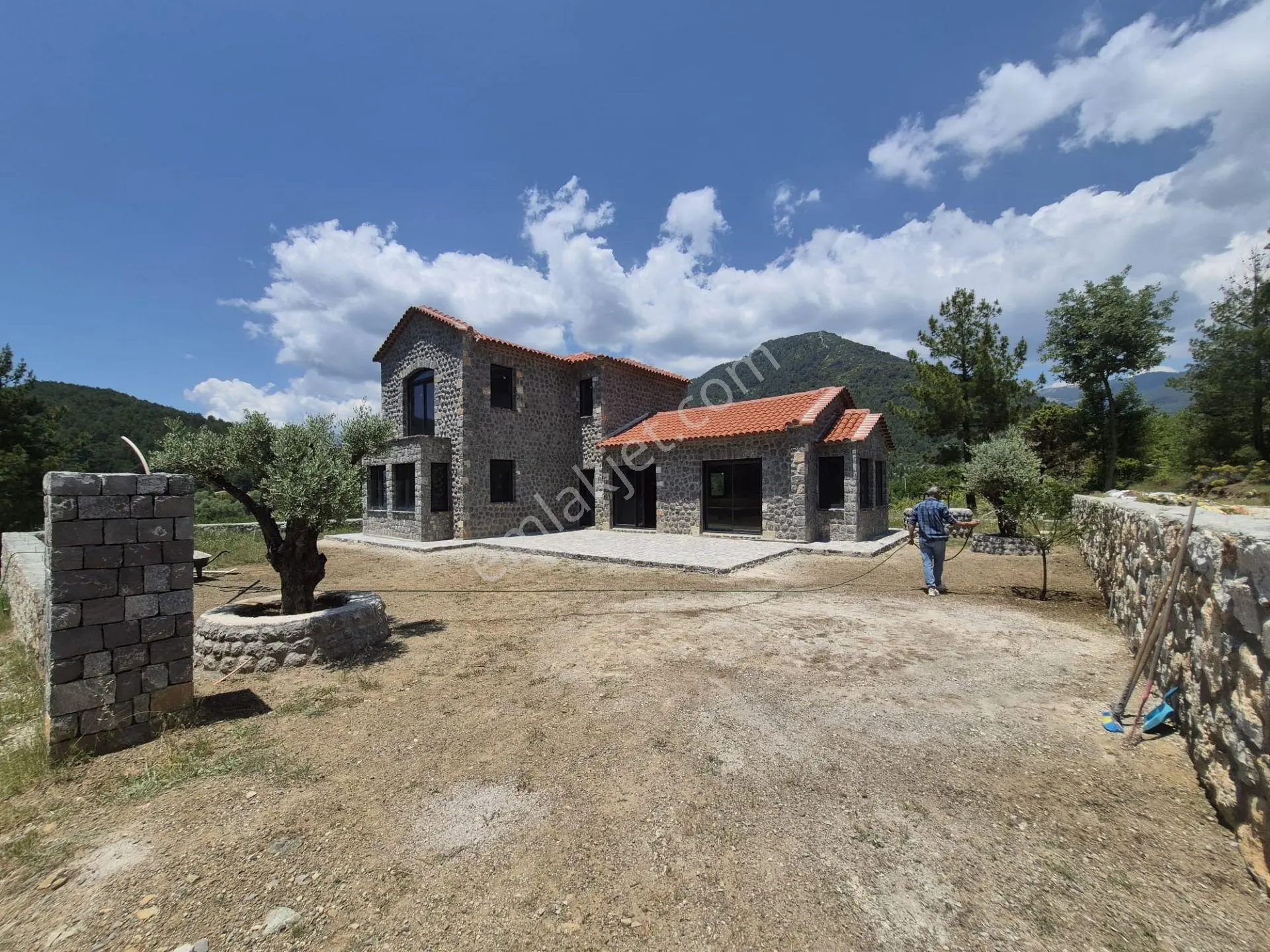 Goldhouse Gayrimenkul Den Satılık Nif Te Özel Tasarım Taş Villa - Görsel 3