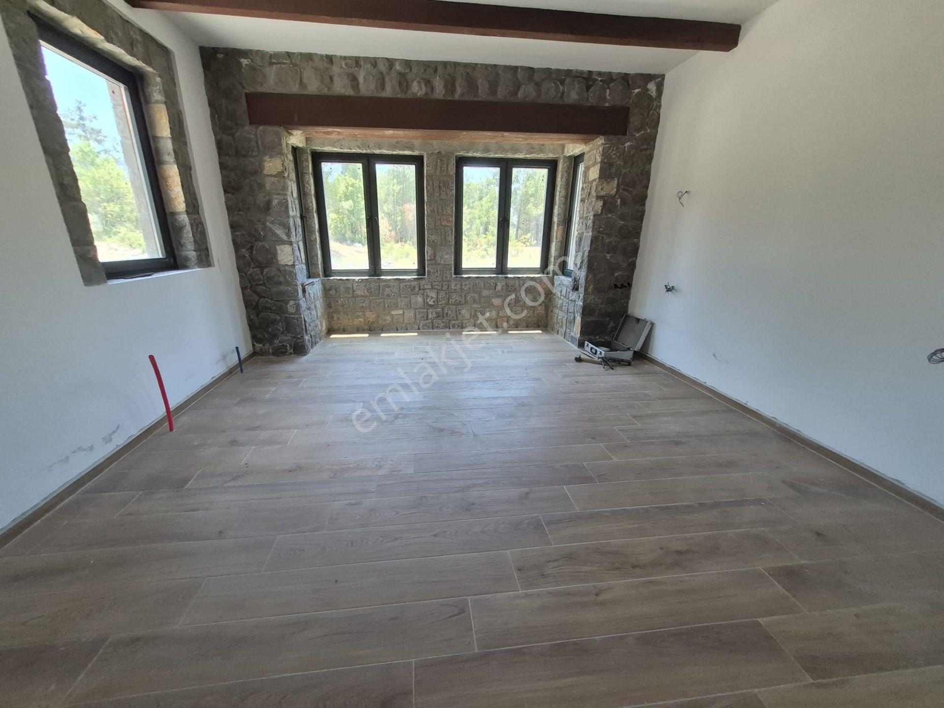 Goldhouse Gayrimenkul Den Satılık Nif Te Özel Tasarım Taş Villa - Görsel 14