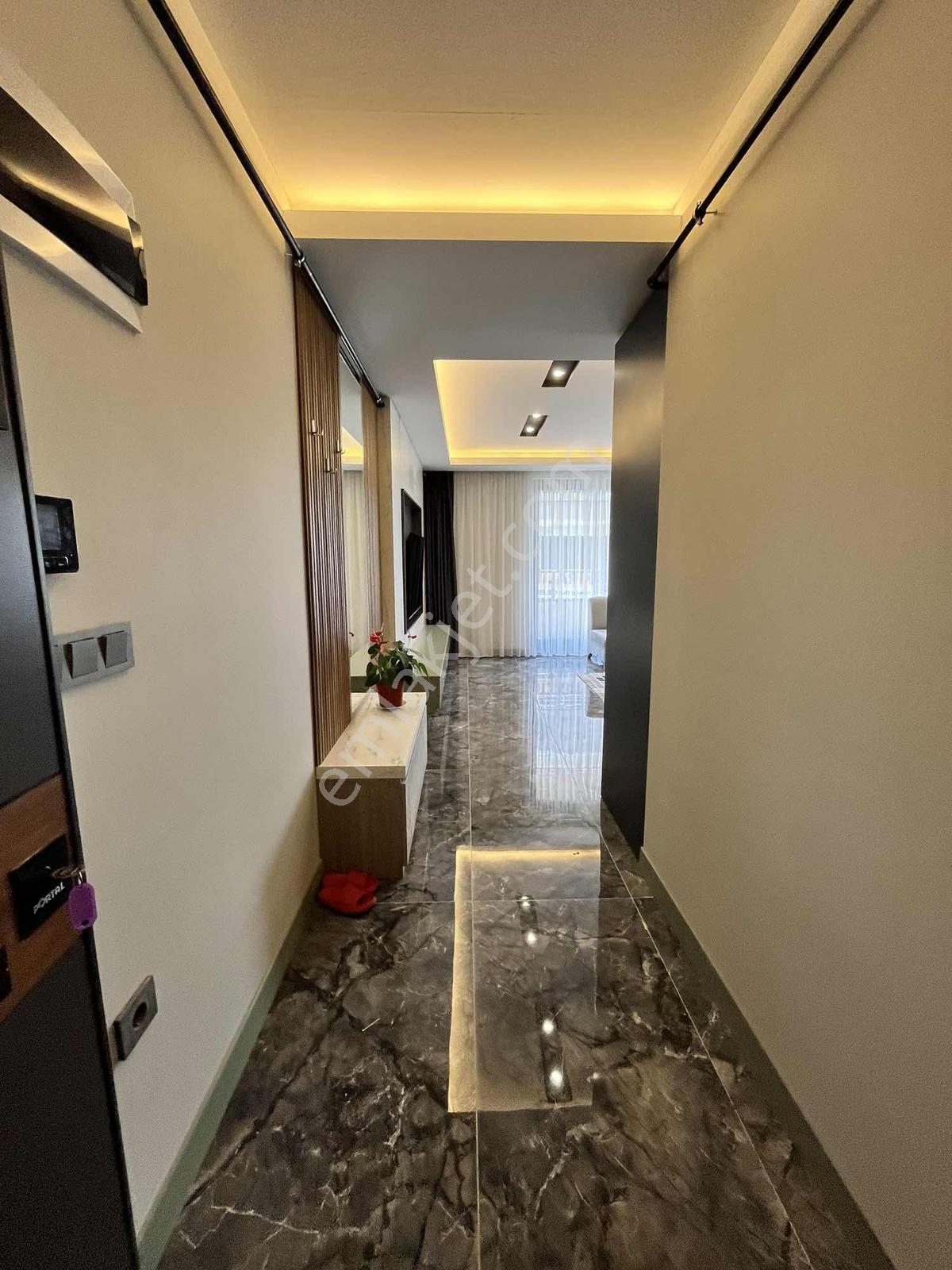 Atakum'da Eşyalı, Aydınlık Caddesi Üzerinde 1+1 Kiralık Daire