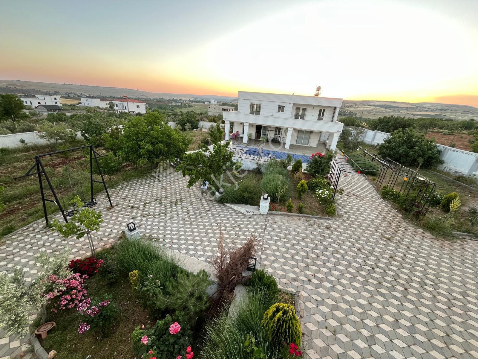 Burçkarakuyu Da 650m, Komplike Ultra Lüx Villa