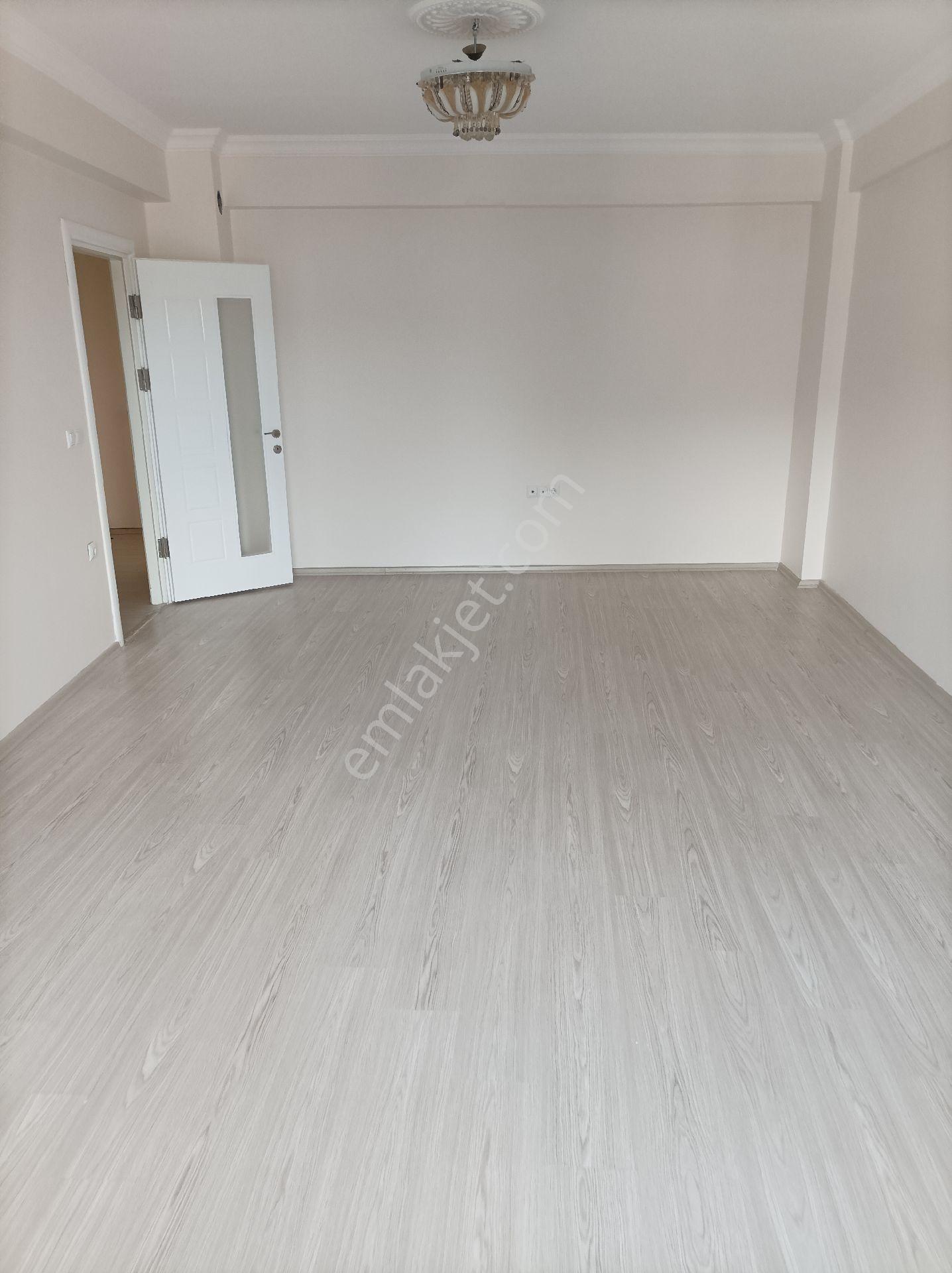 Yardımcı Emlaktan Sgk Üzerinde Geniş M2'li Manzaralı Kiralık 2+1 Daire - Görsel 12