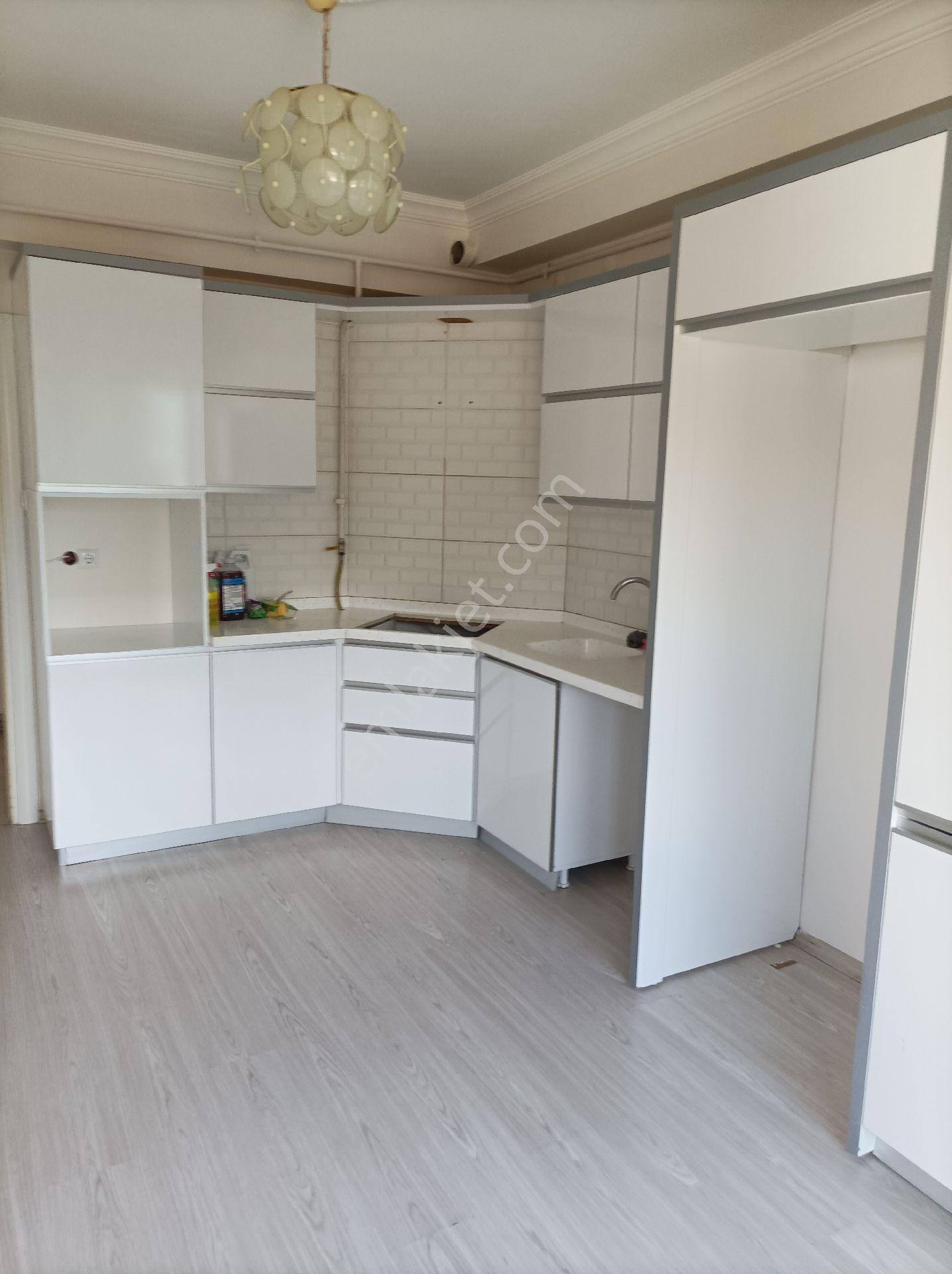 Yardımcı Emlaktan Sgk Üzerinde Geniş M2'li Manzaralı Kiralık 2+1 Daire - Görsel 5