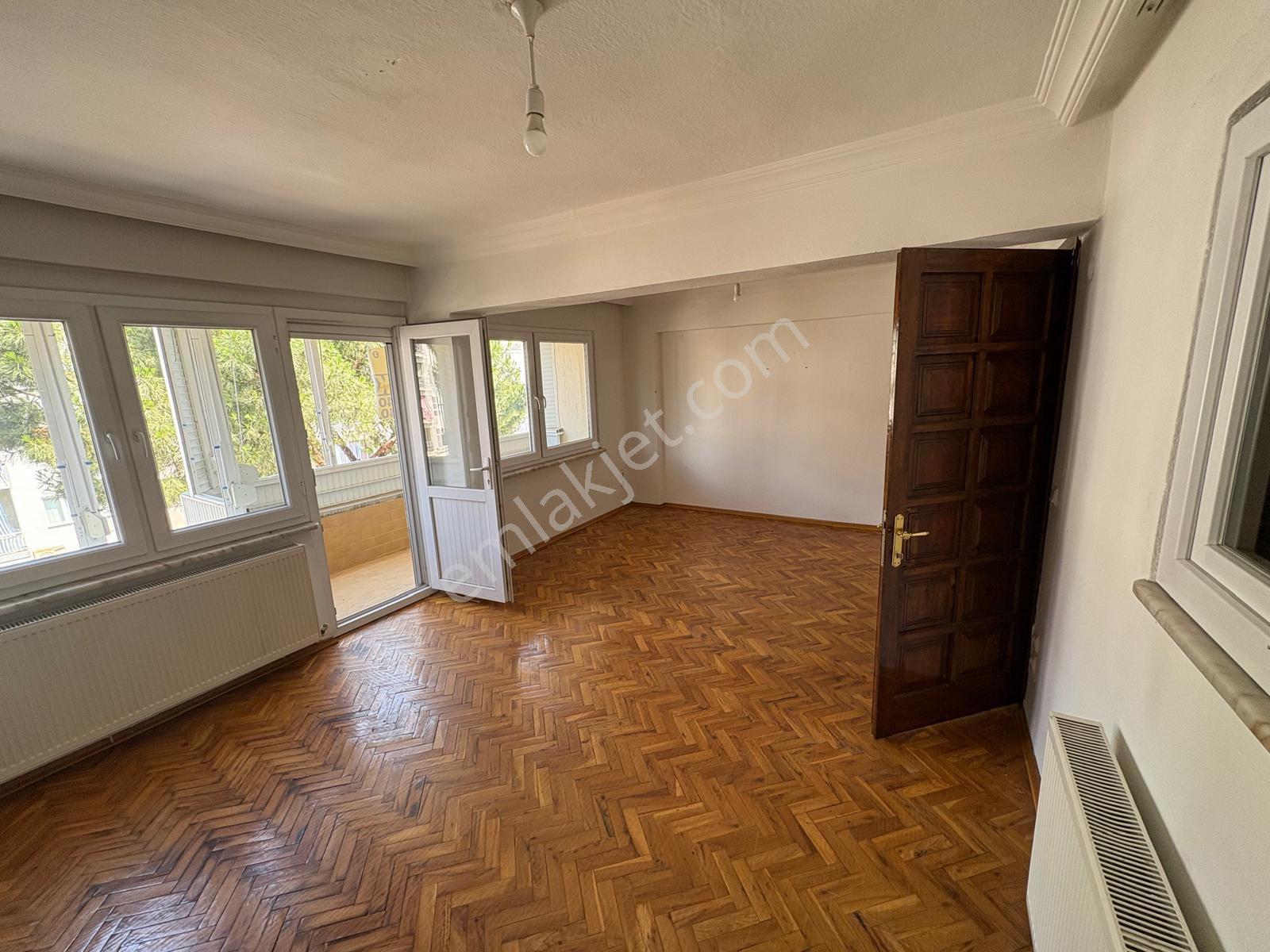 Miray Emlaktan Cumhuriyet Mahallesinde Doğalgazlı Kiralık 3+1 Daire - Görsel 28