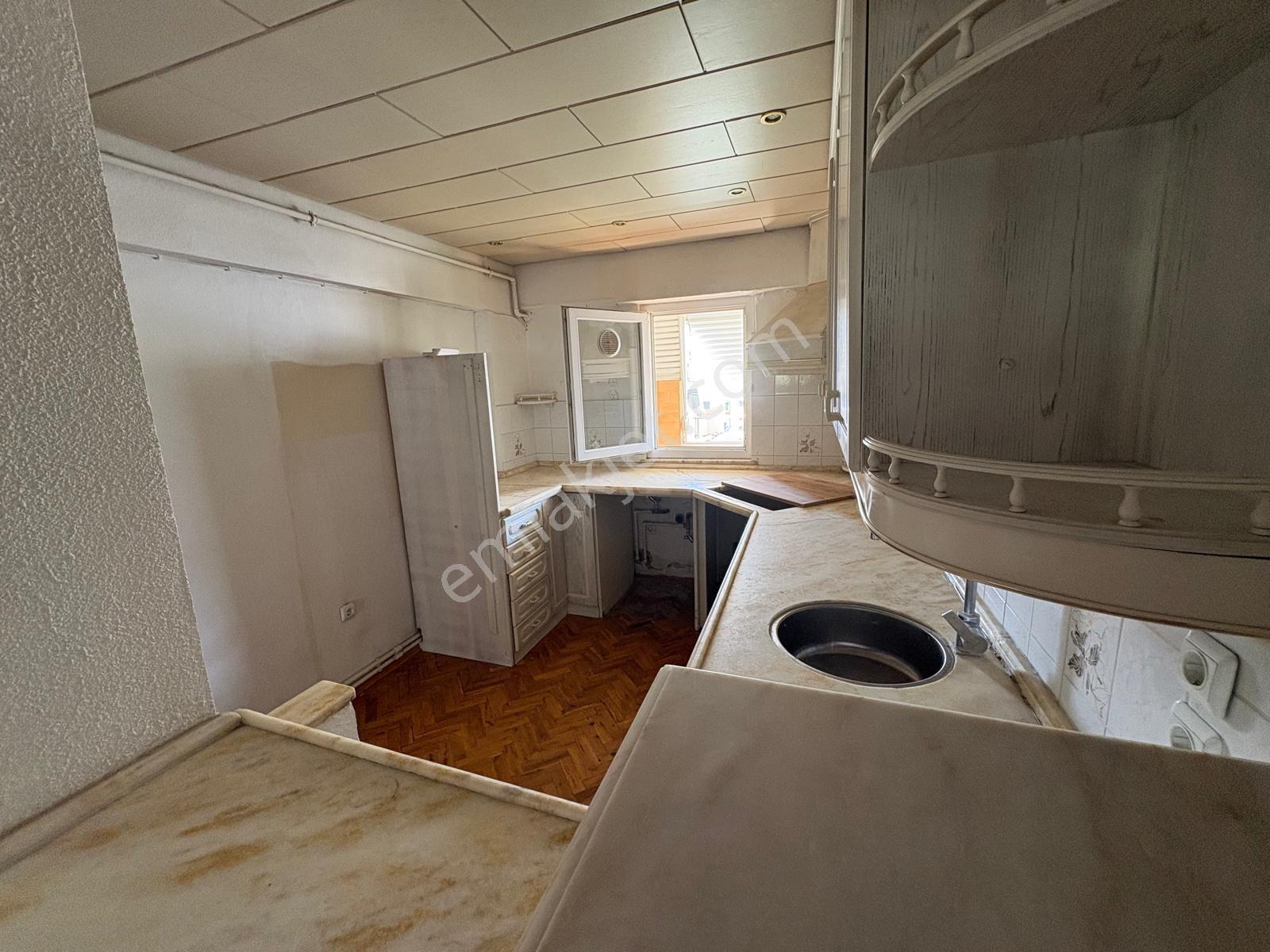 Miray Emlaktan Cumhuriyet Mahallesinde Doğalgazlı Kiralık 3+1 Daire - Görsel 7