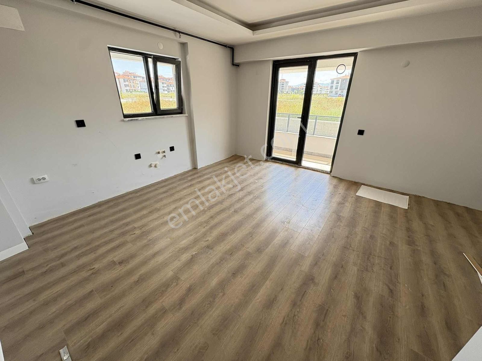 Eymen Yapı-fen Lisesi Ve Kent Park Mevki 3+0 Satılık Sıfır Daire